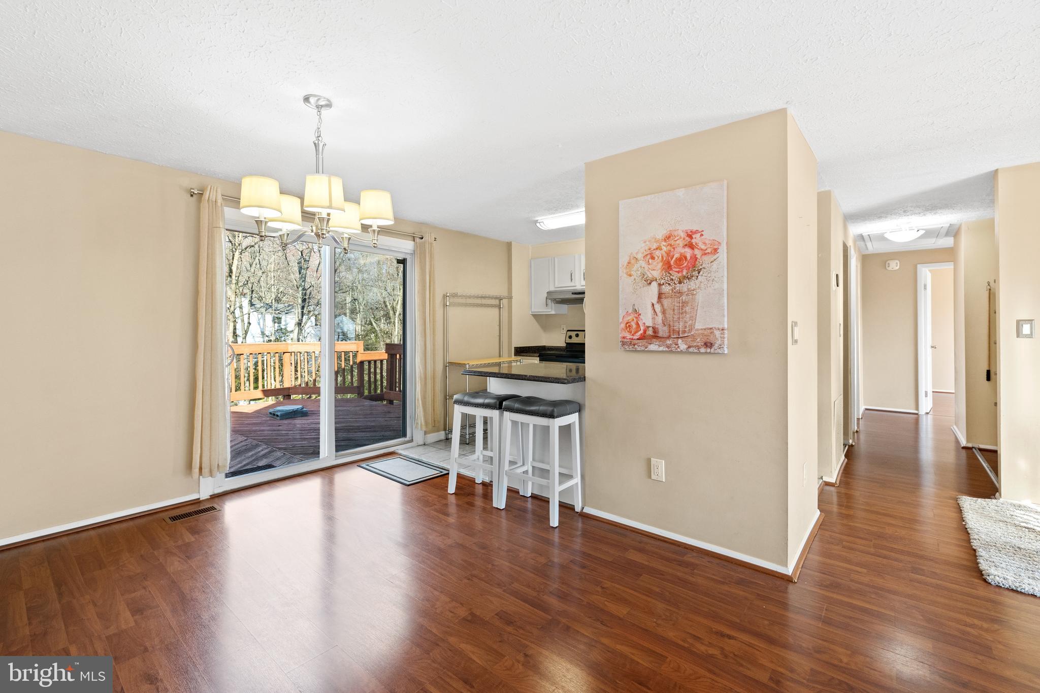 8469 Rippled Creek Ct