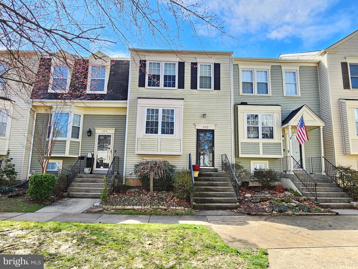 2312 Hunters Square Ct