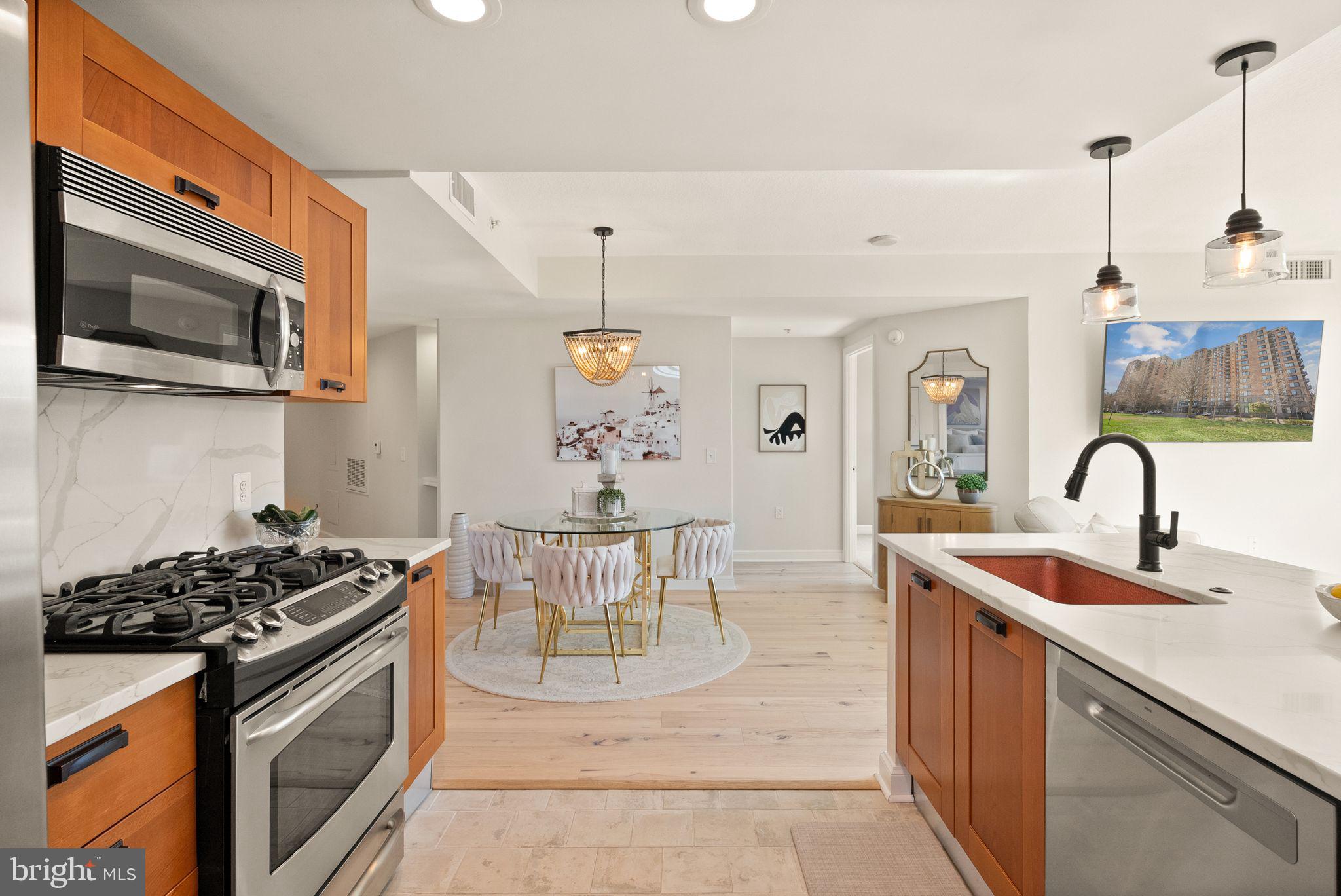 2451 Midtown Ave #818