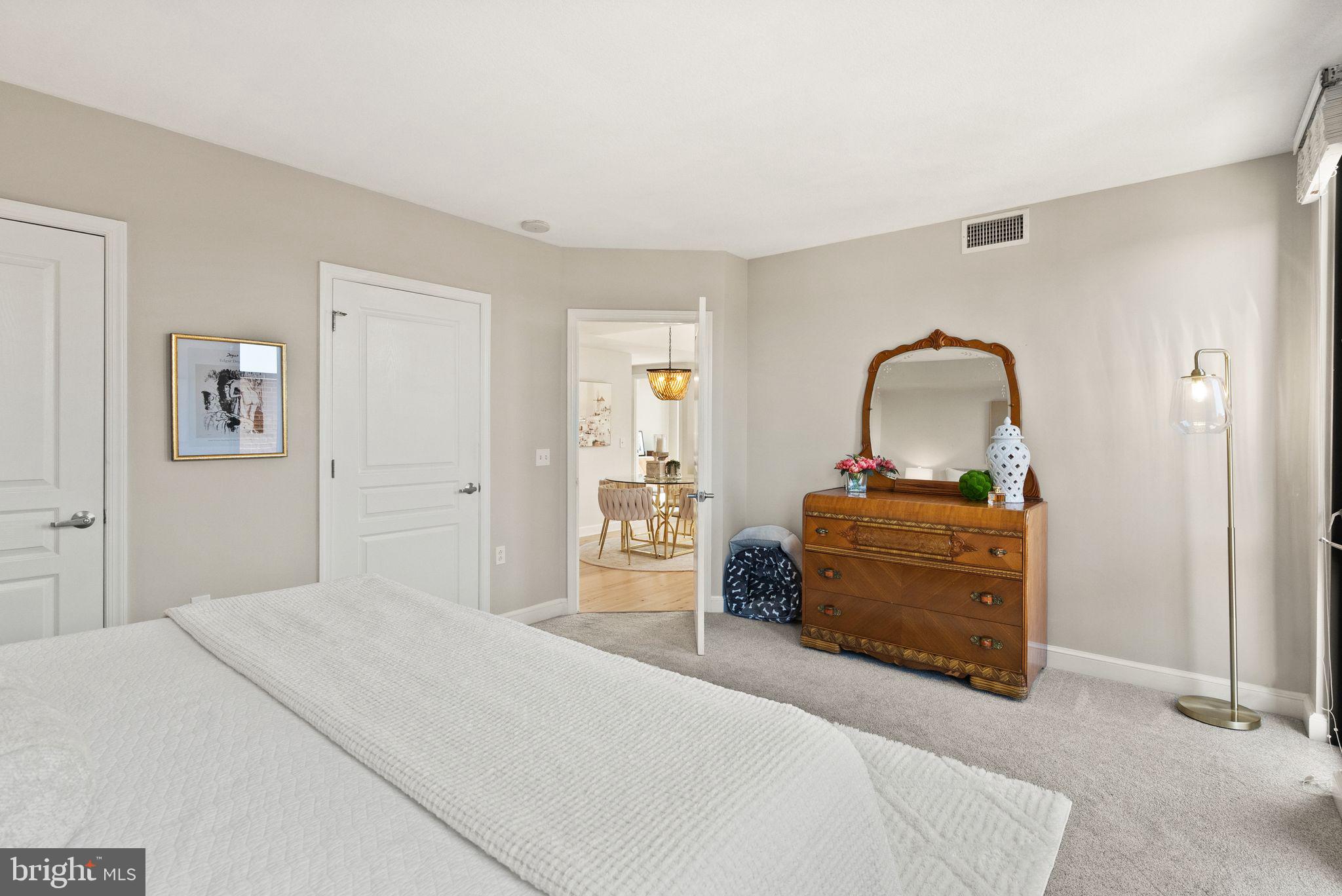 2451 Midtown Ave #818