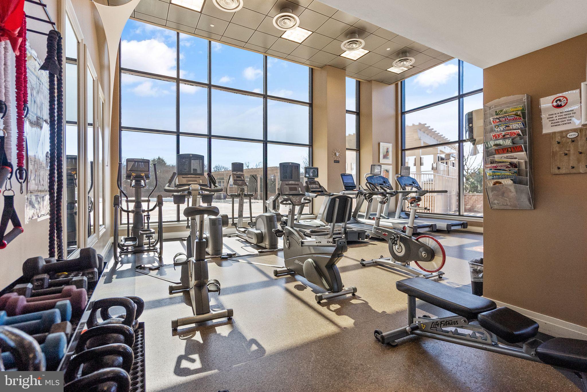 2451 Midtown Ave #818
