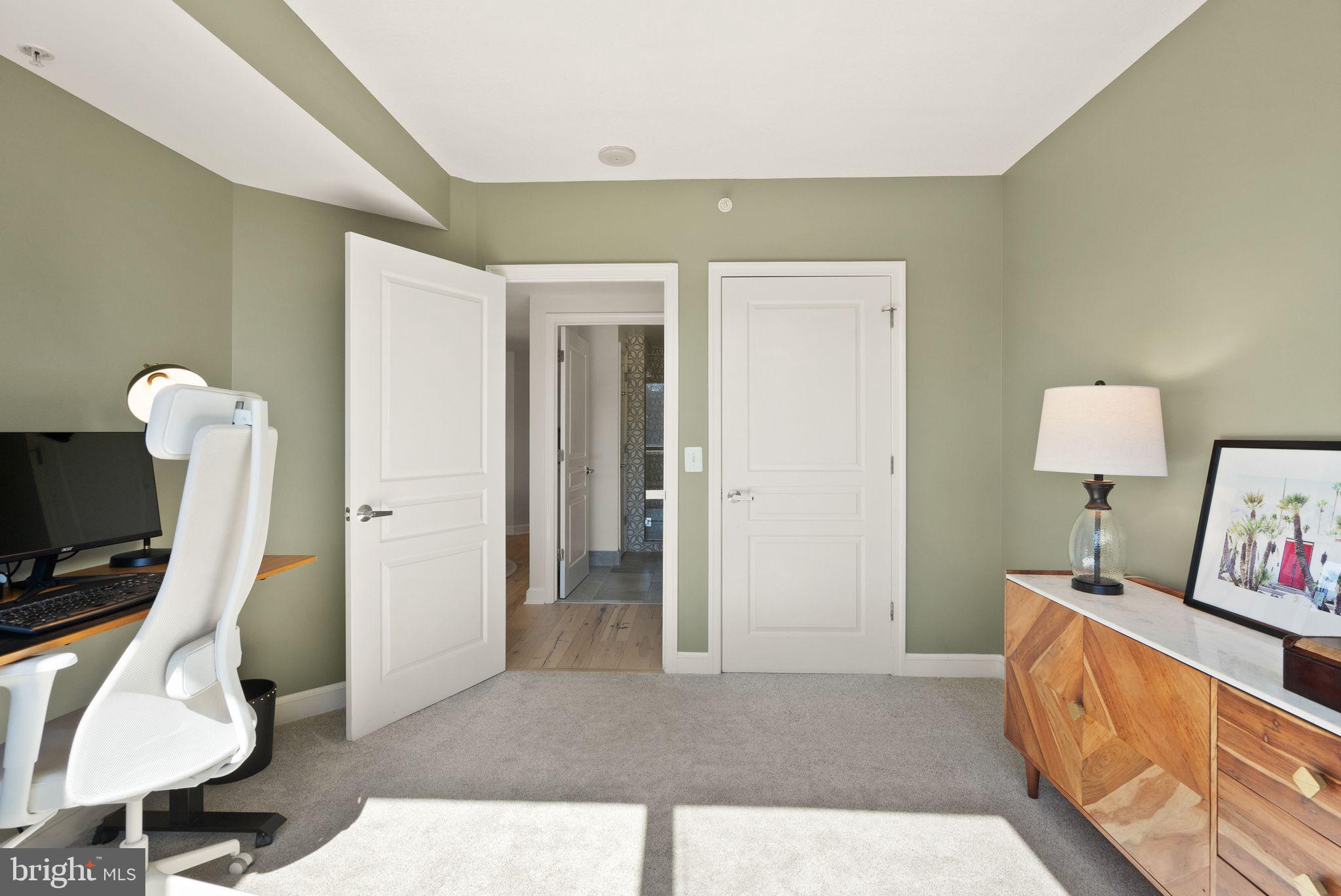 2451 Midtown Ave #818