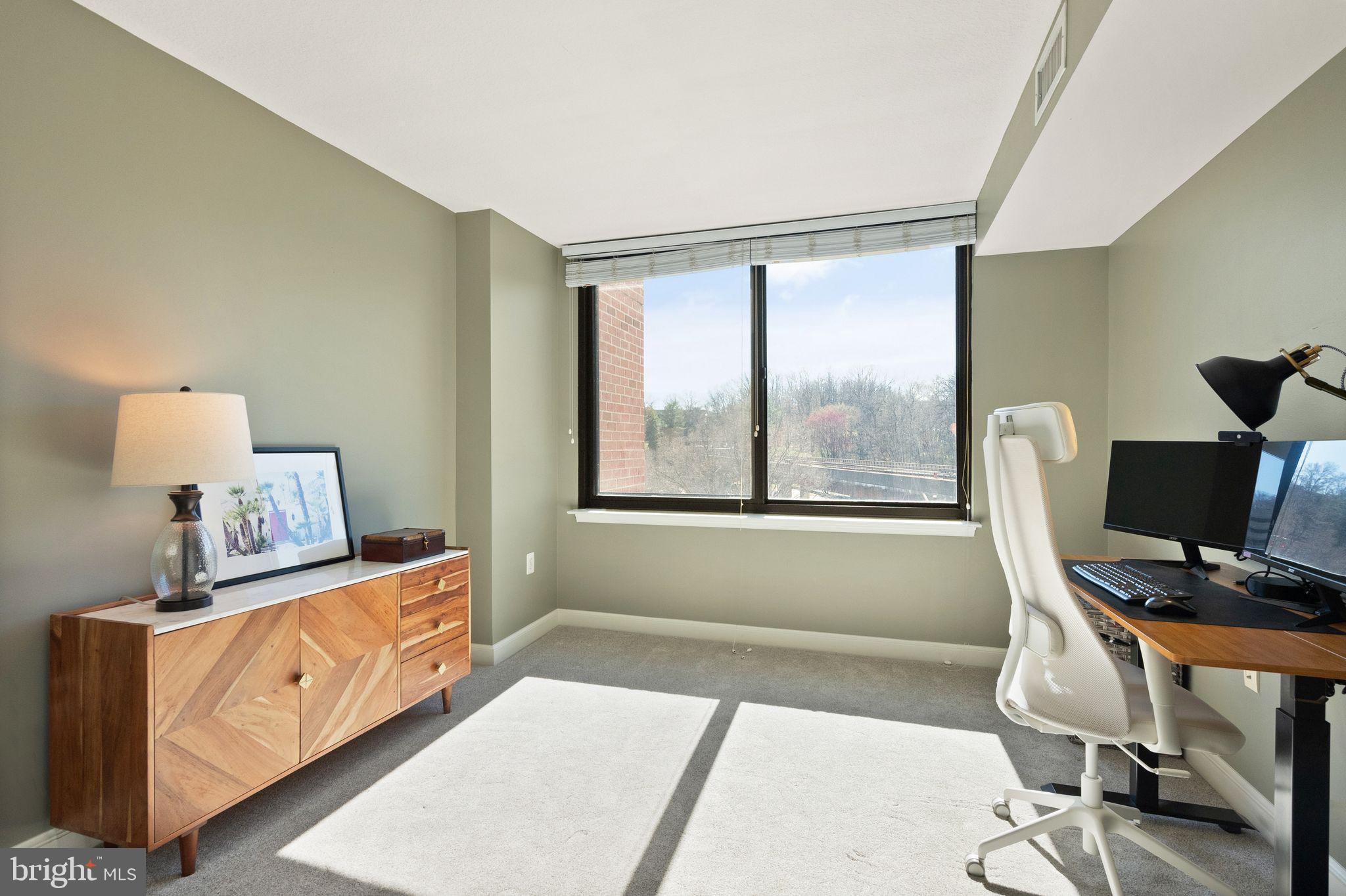 2451 Midtown Ave #818
