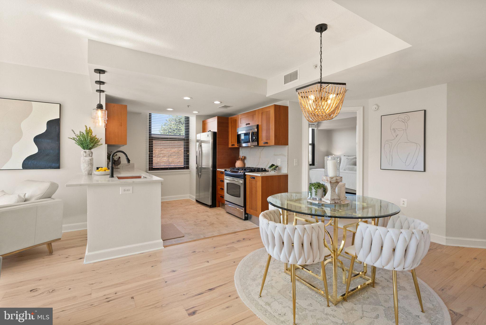 2451 Midtown Ave #818