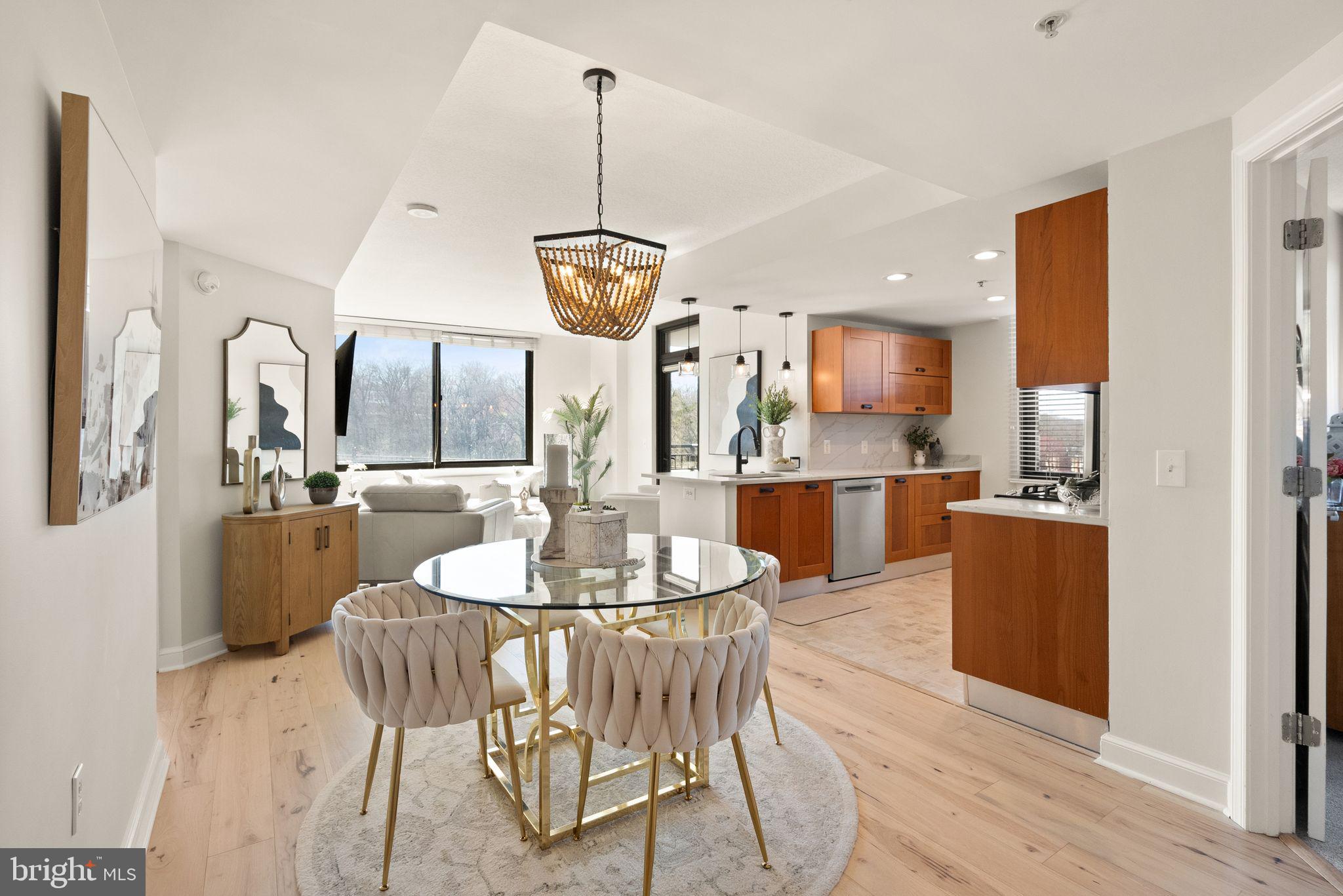 2451 Midtown Ave #818
