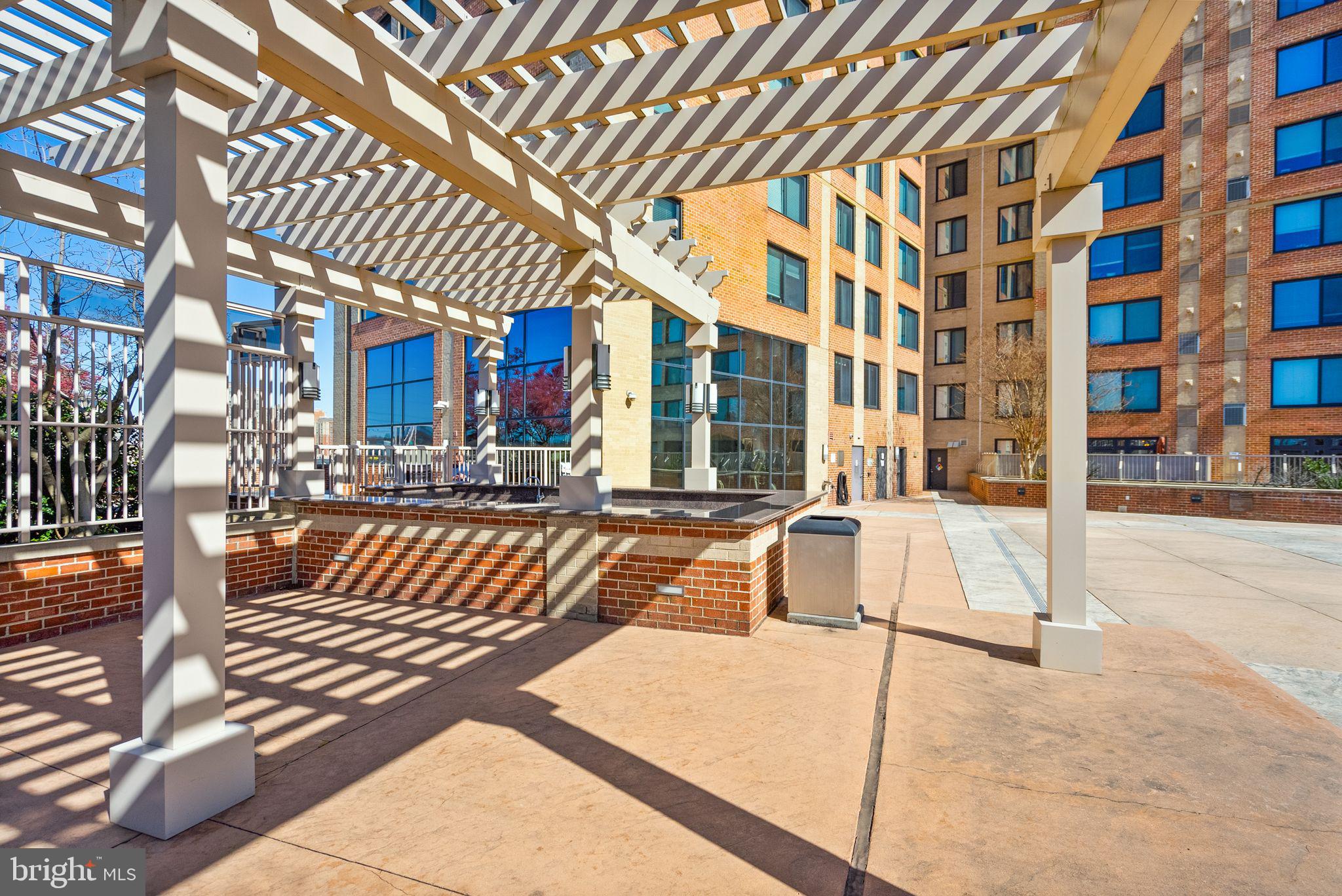 2451 Midtown Ave #818
