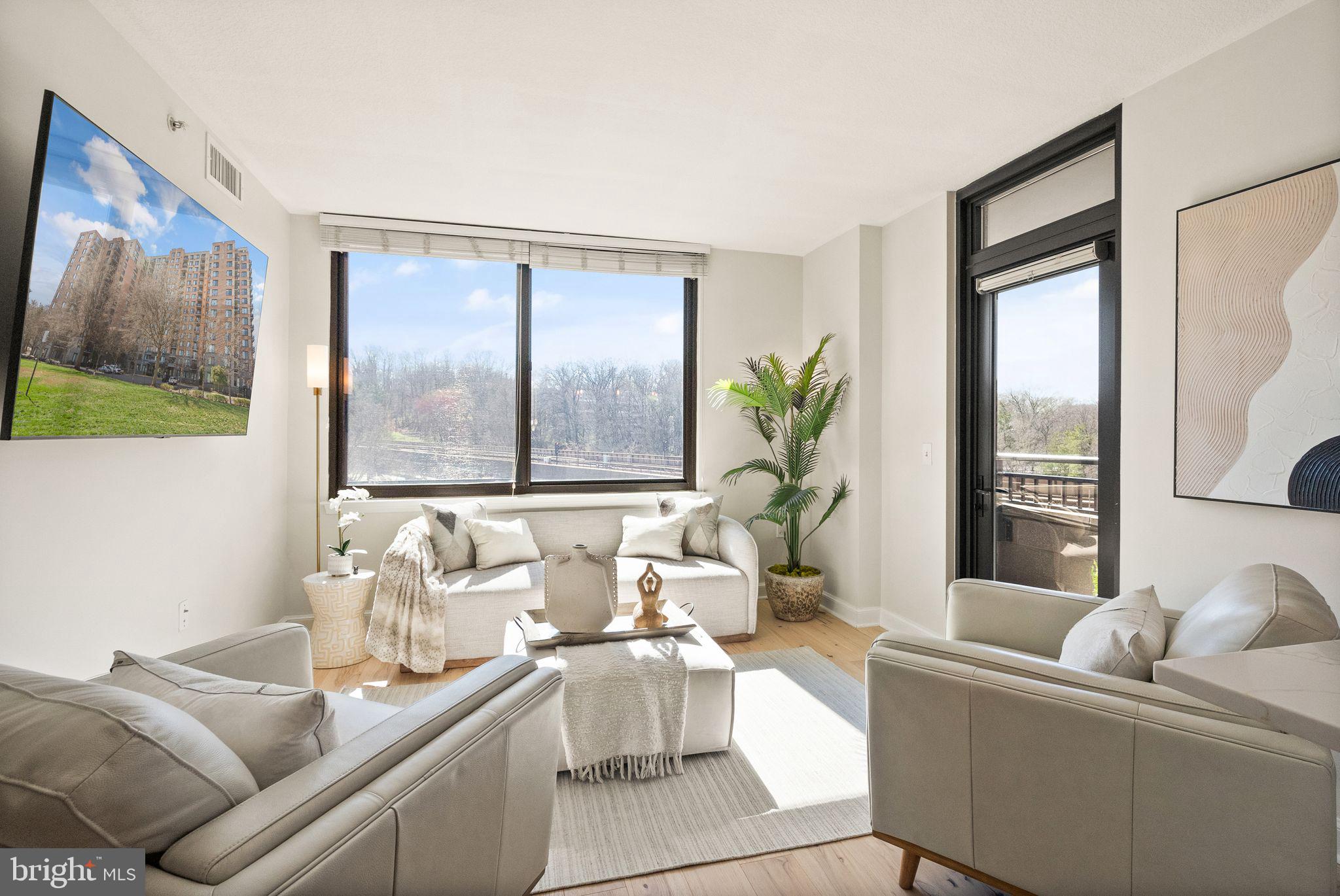 2451 Midtown Ave #818