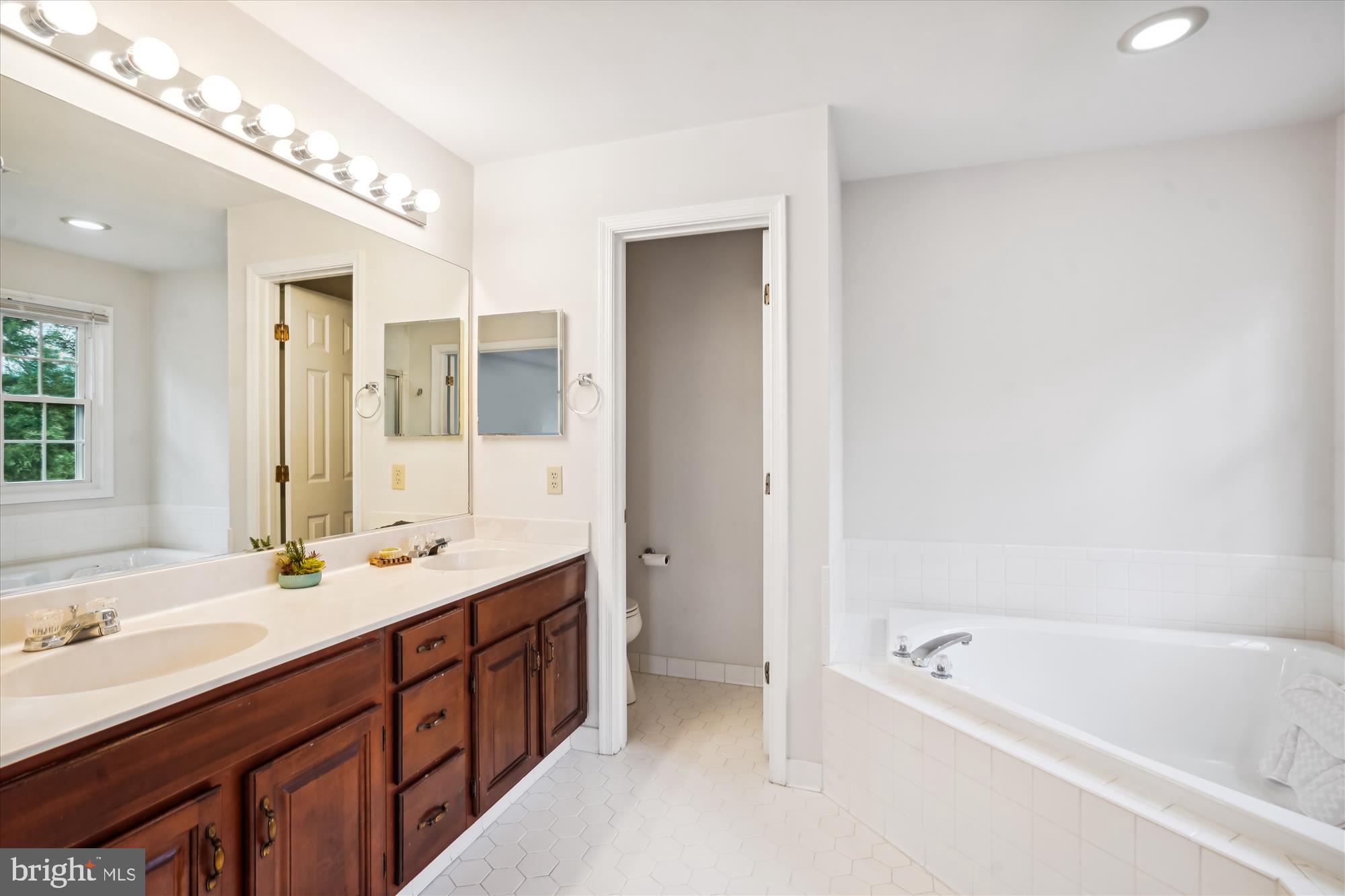 6903 Lillie Mae Way