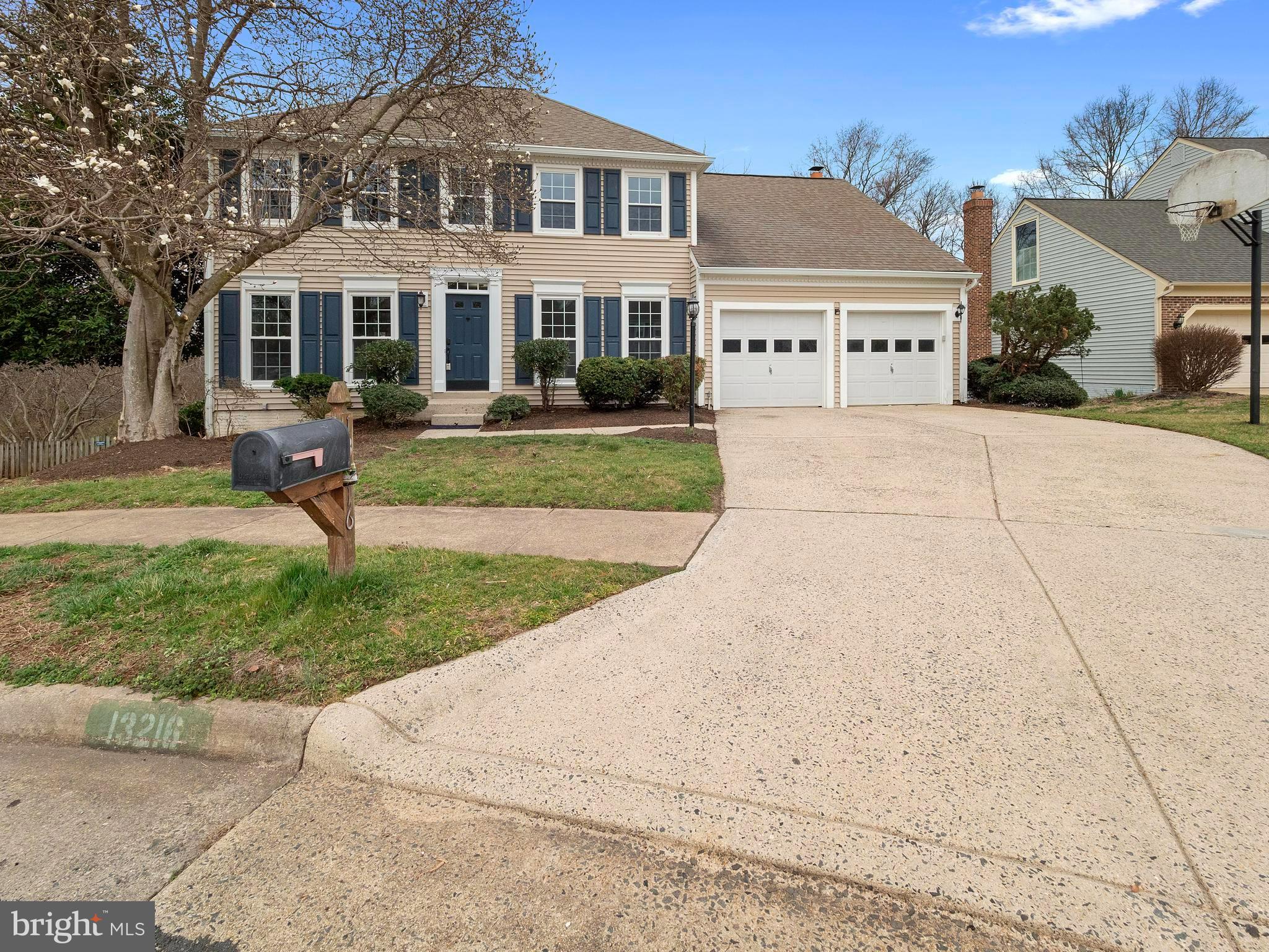 13216 Lazy Glen Ln