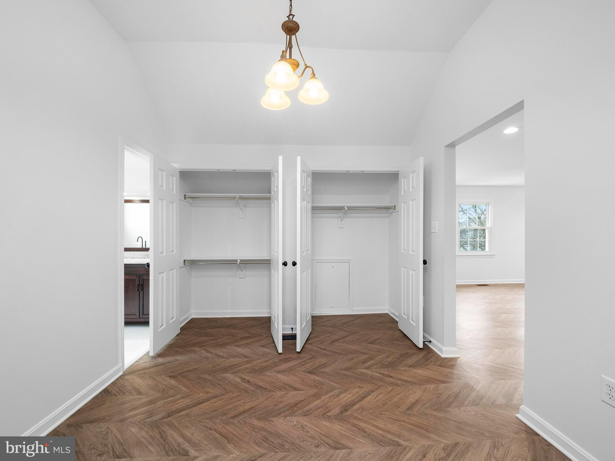 13216 Lazy Glen Ln