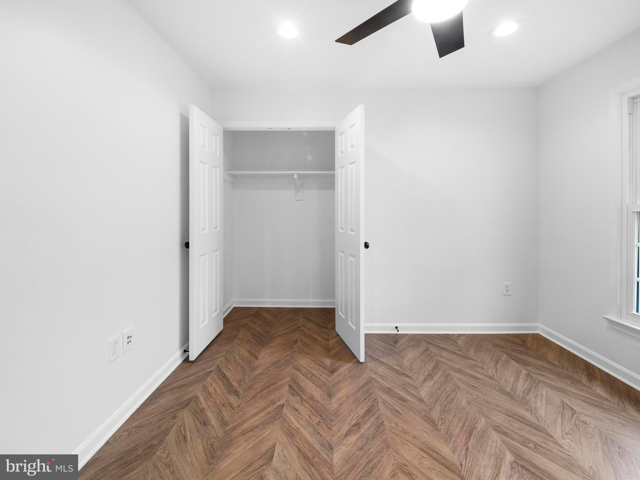 13216 Lazy Glen Ln