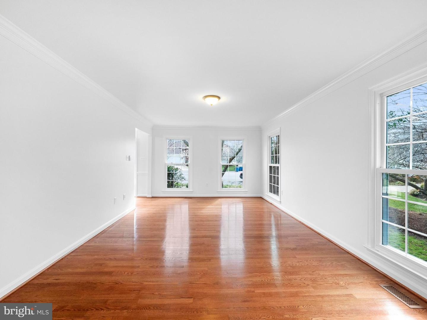13216 Lazy Glen Ln