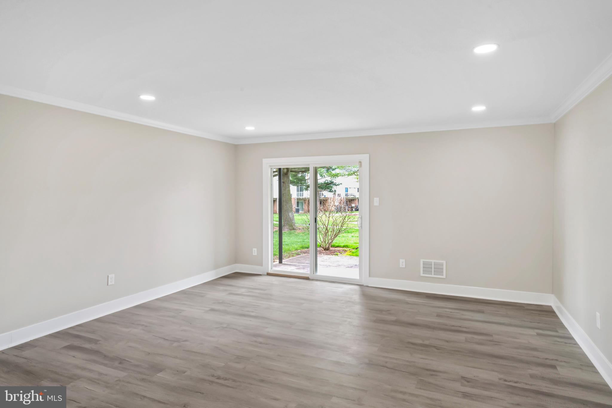 14463 Cool Oak Ln