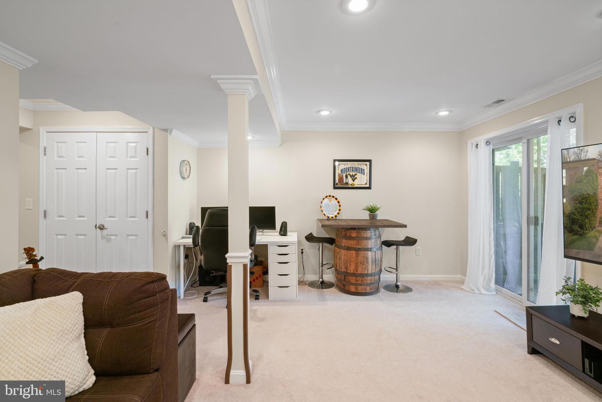 9033 Armendown Dr