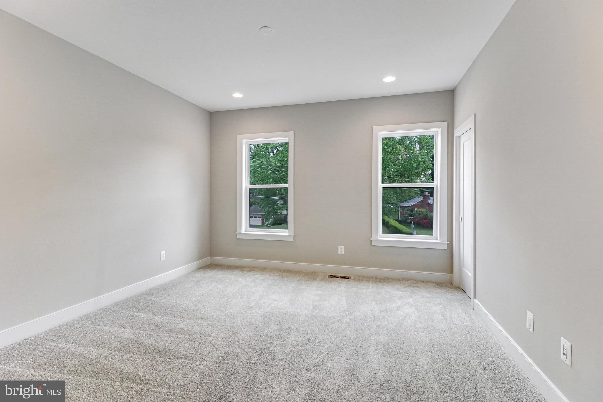 10109 Garrett St