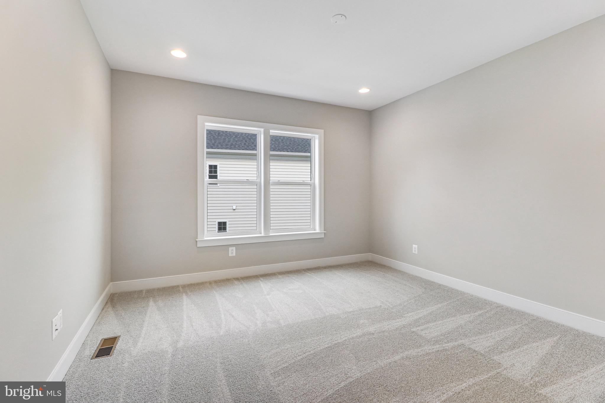 10109 Garrett St