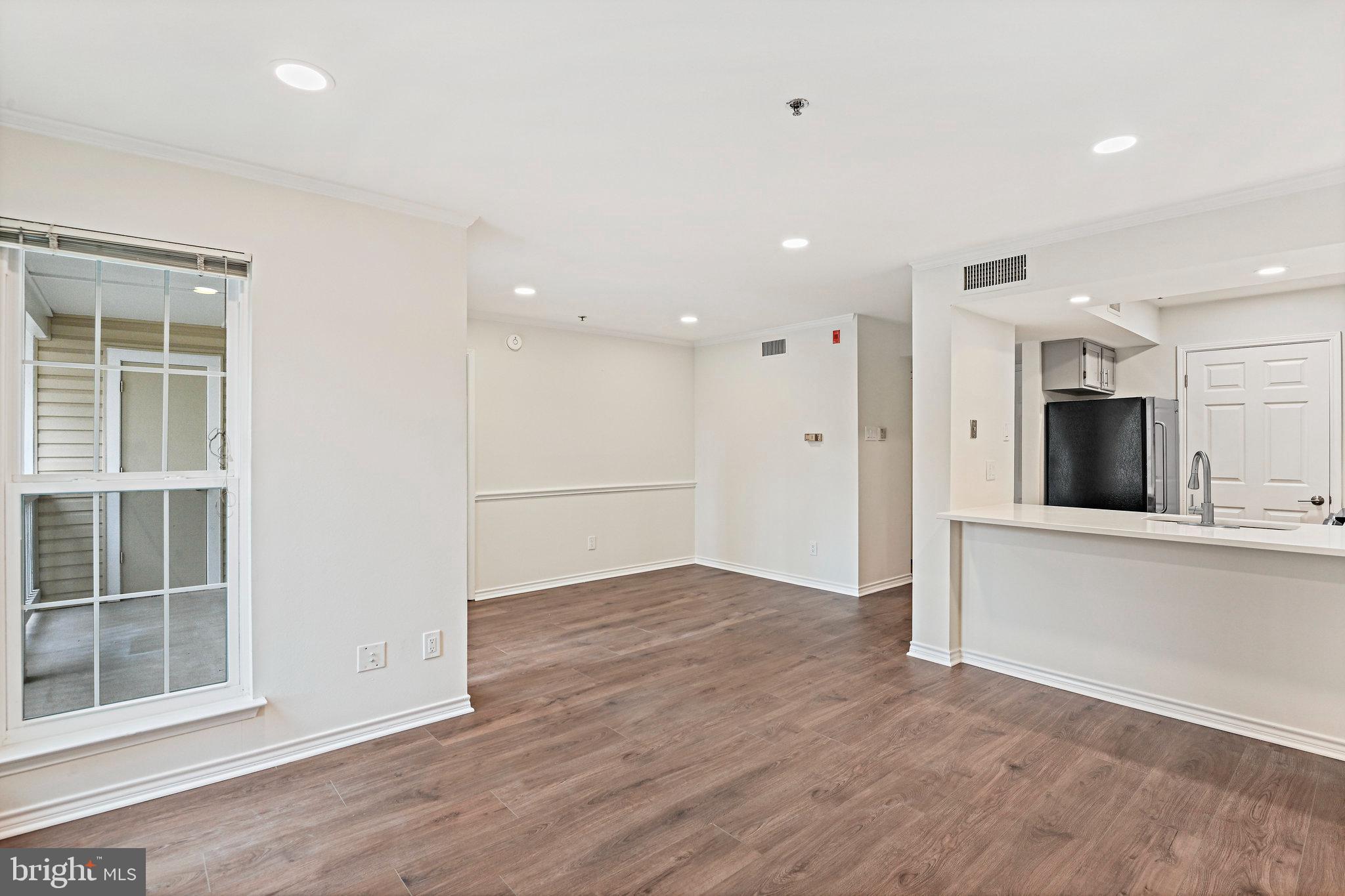 1524 Lincoln Way #307