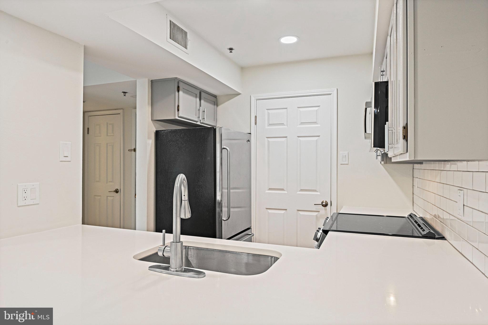 1524 Lincoln Way #307