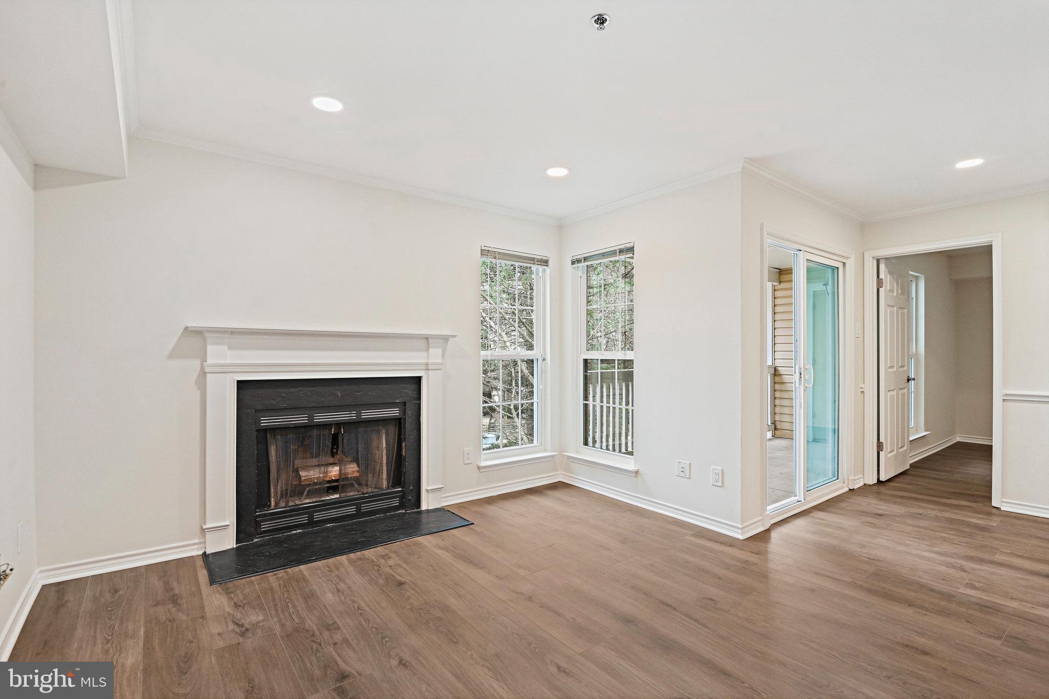 1524 Lincoln Way #307