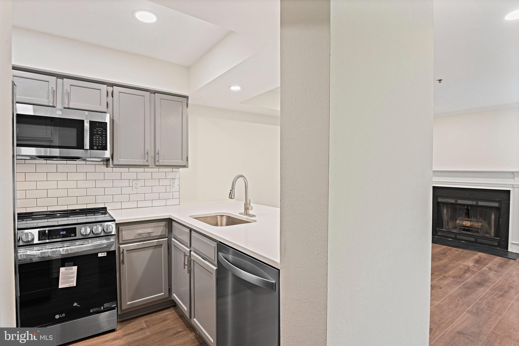 1524 Lincoln Way #307