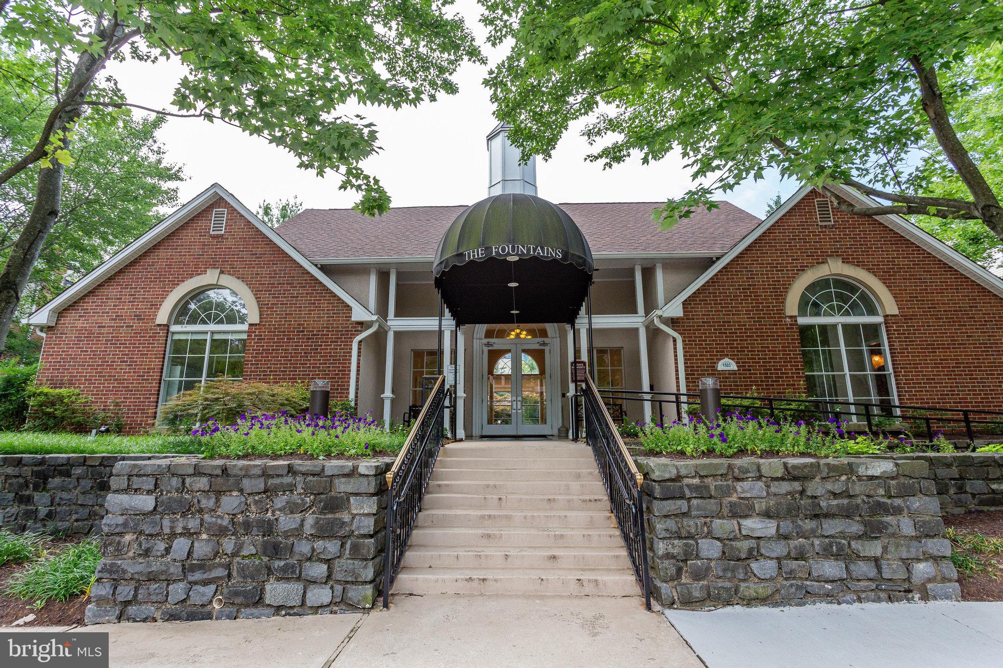 1524 Lincoln Way #307