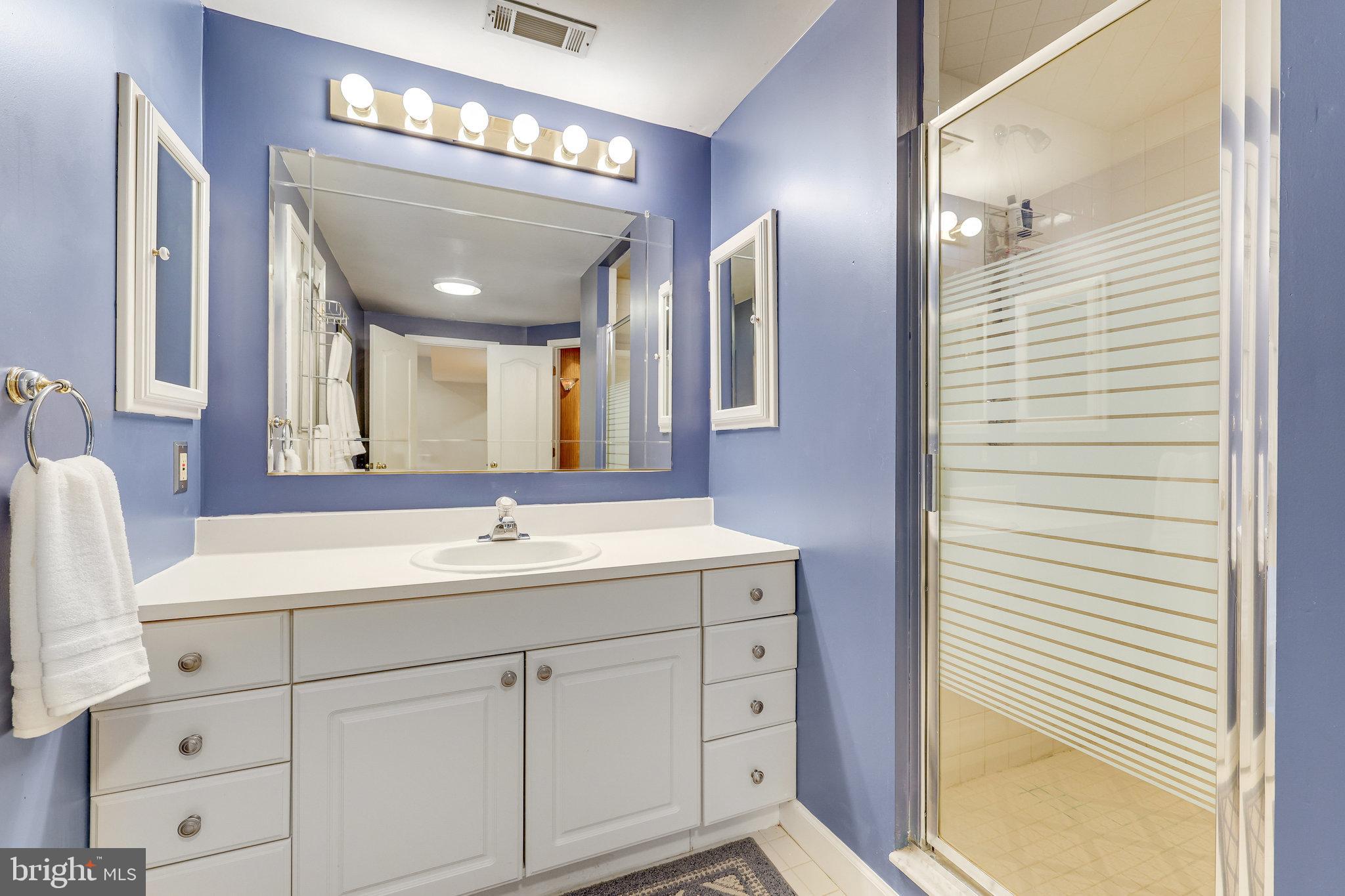 1109 Arboroak Pl