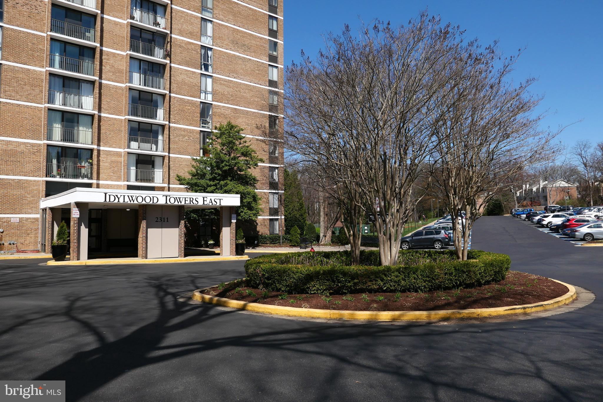 2311 Pimmit Dr #718