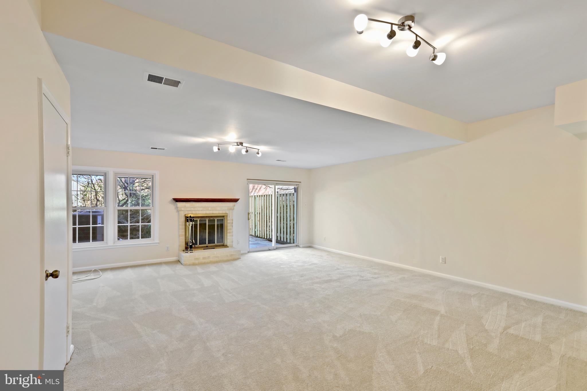10440 Red Granite Ter