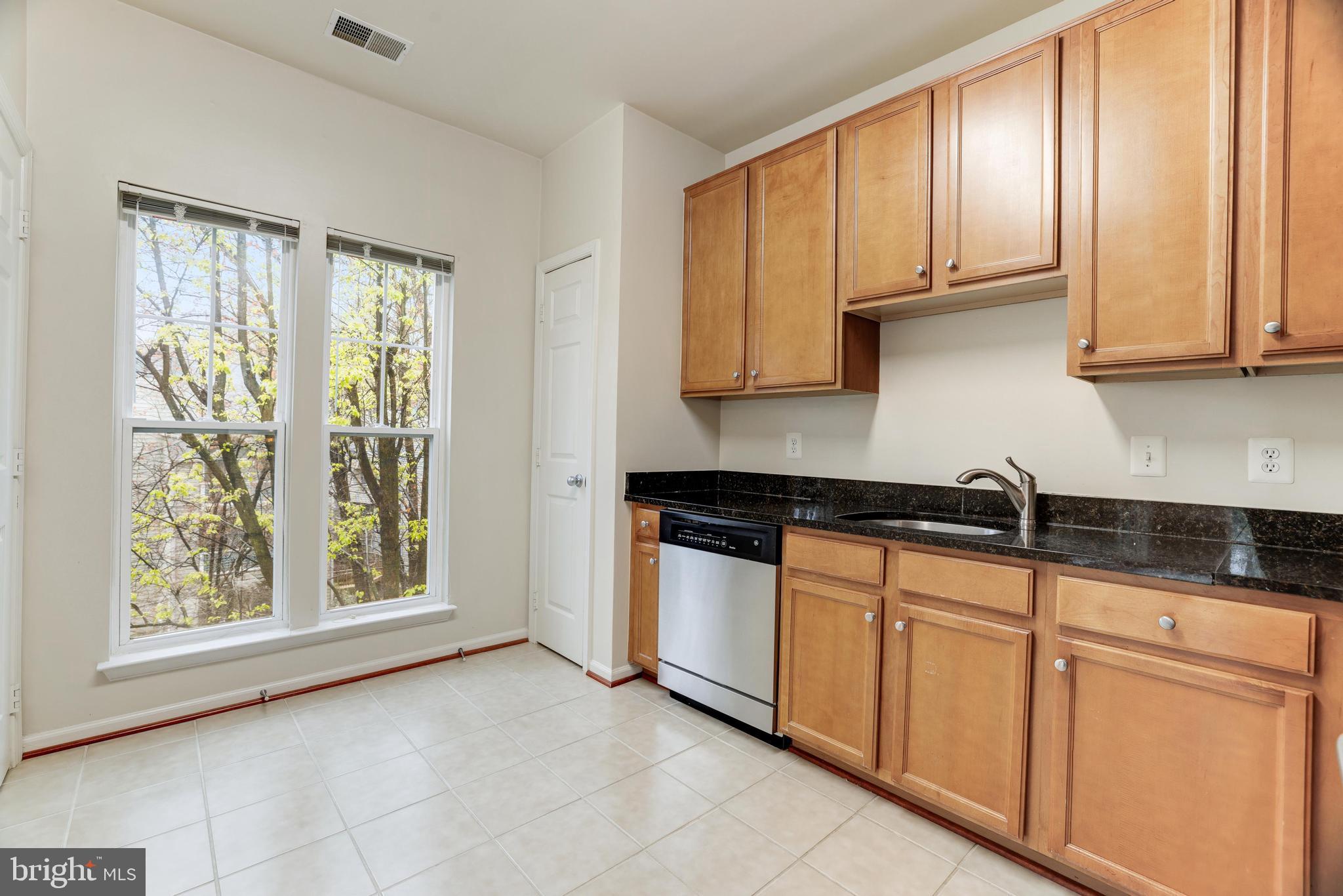 1520 N Point Dr #202