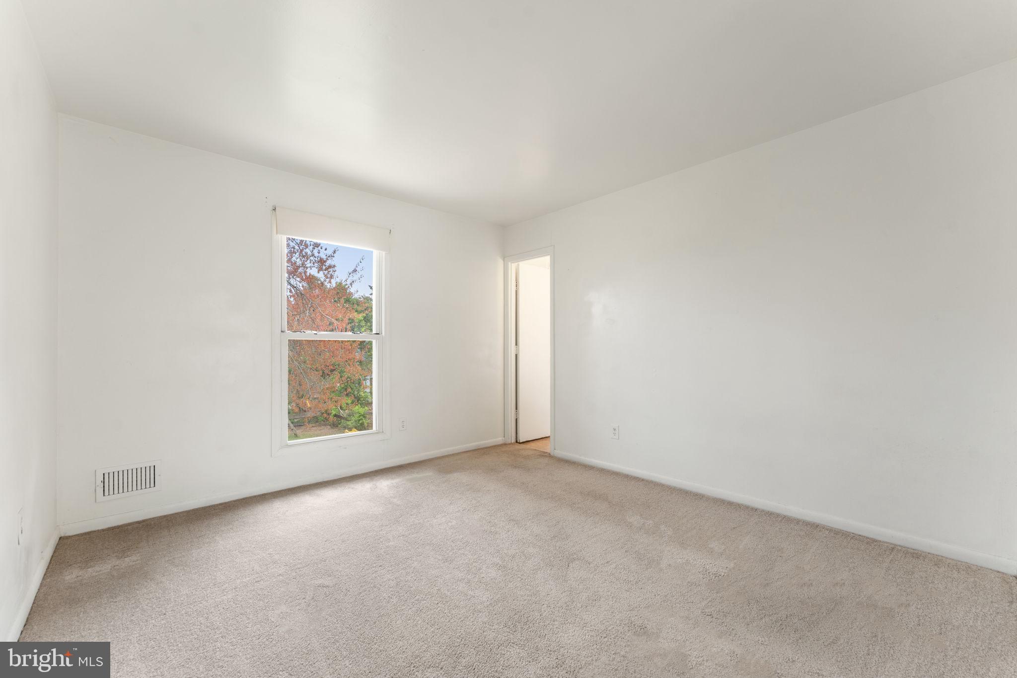 13704 Lynncroft Dr