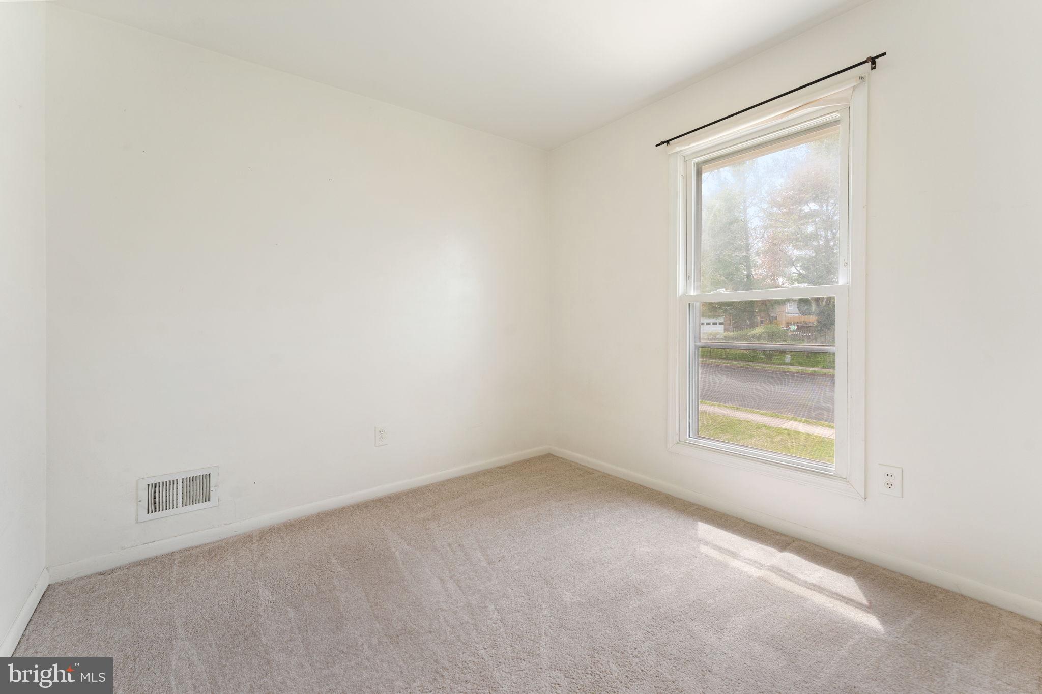 13704 Lynncroft Dr