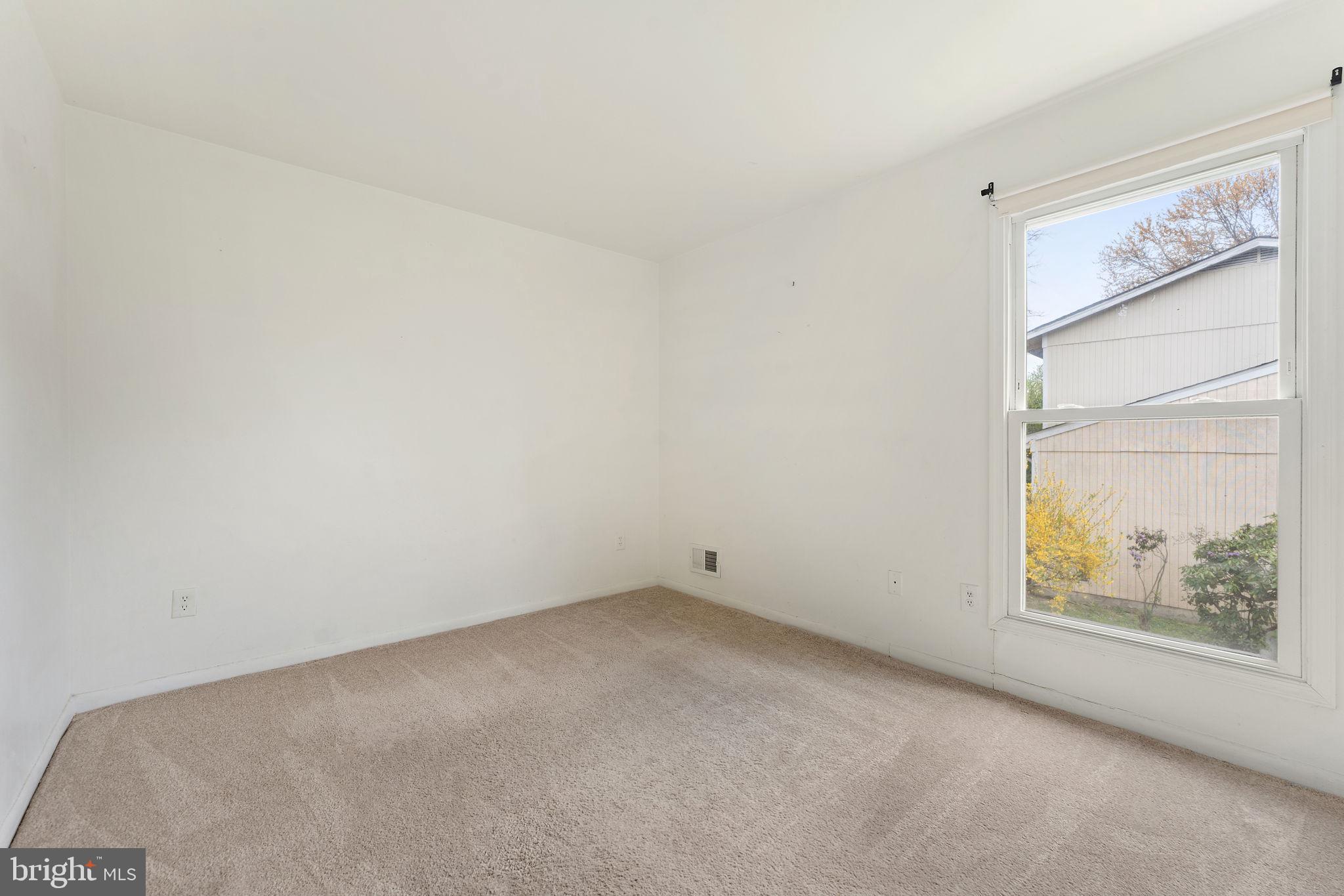 13704 Lynncroft Dr