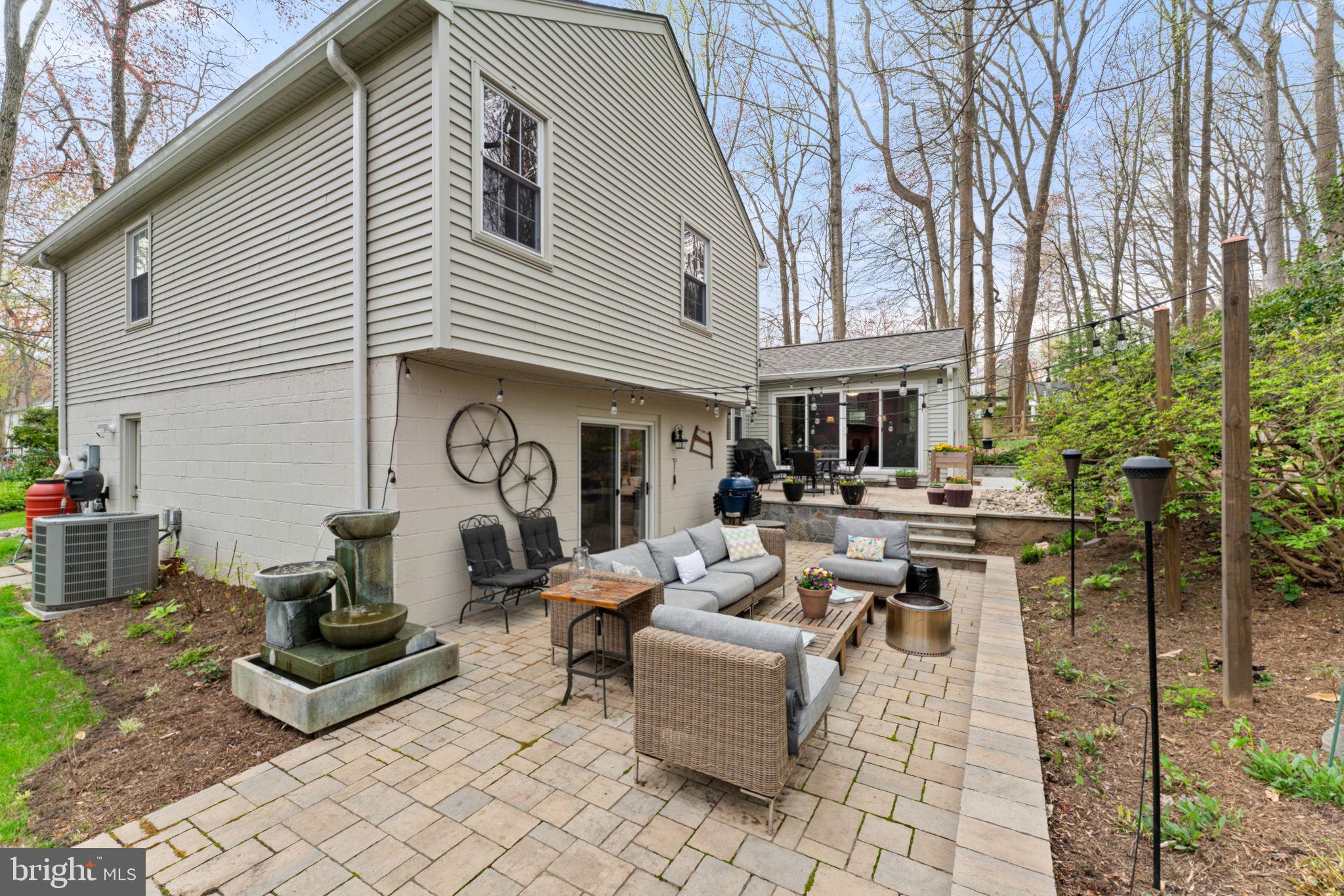 9414 Wallingford Dr