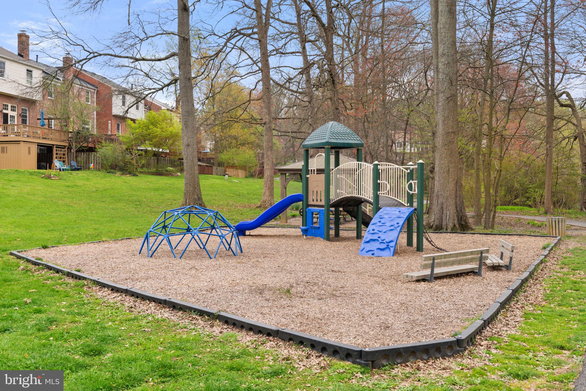 9414 Wallingford Dr