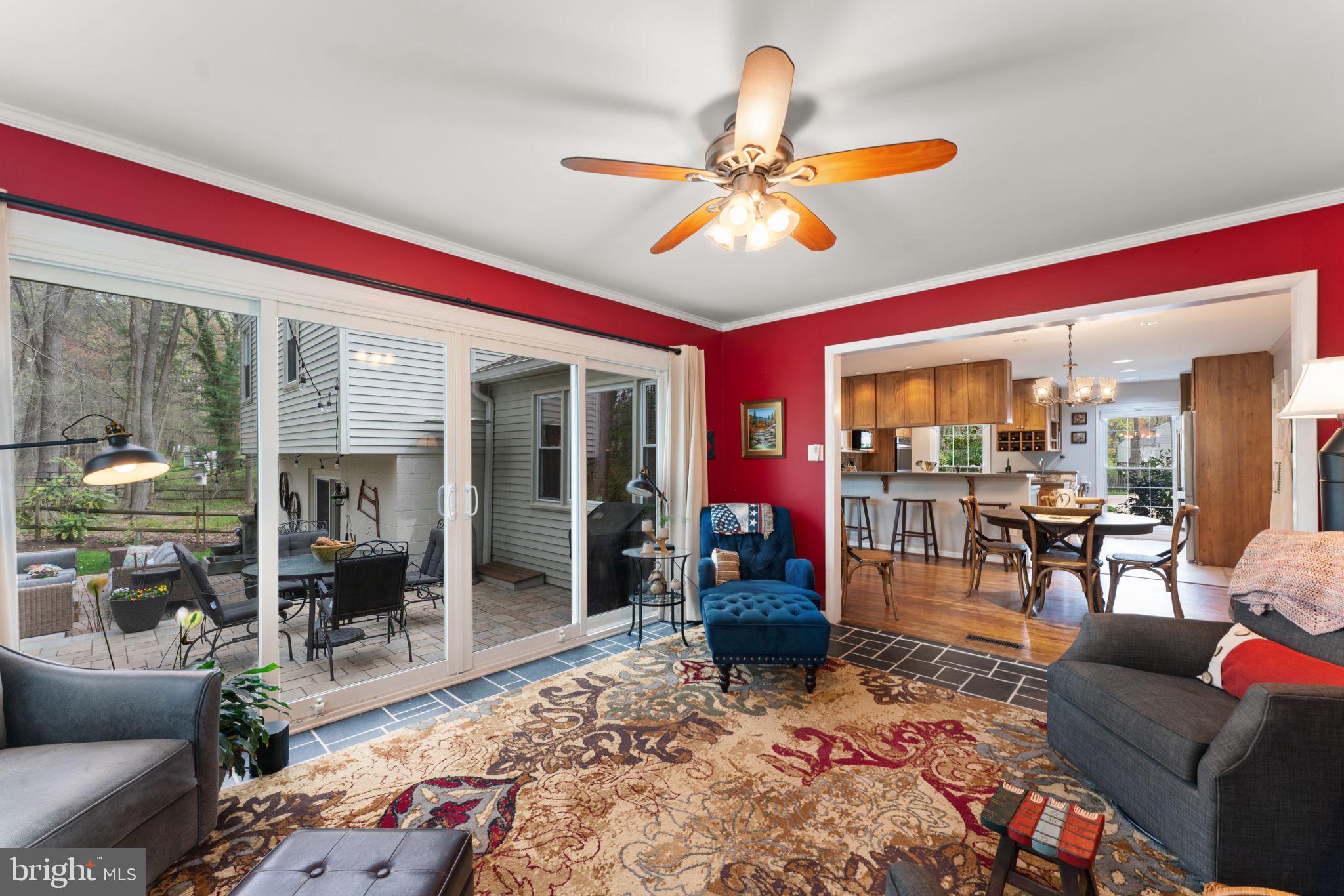 9414 Wallingford Dr