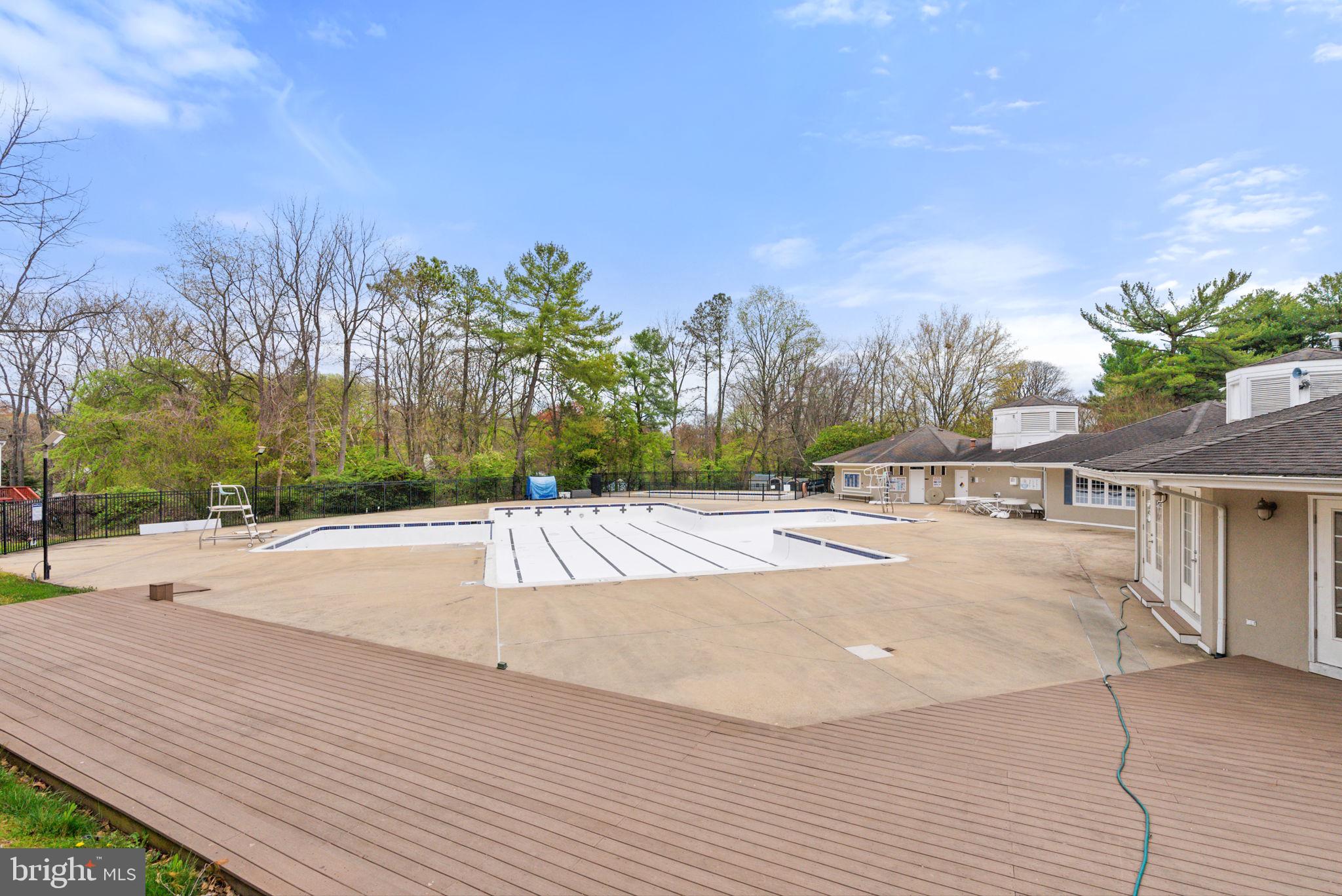 9414 Wallingford Dr