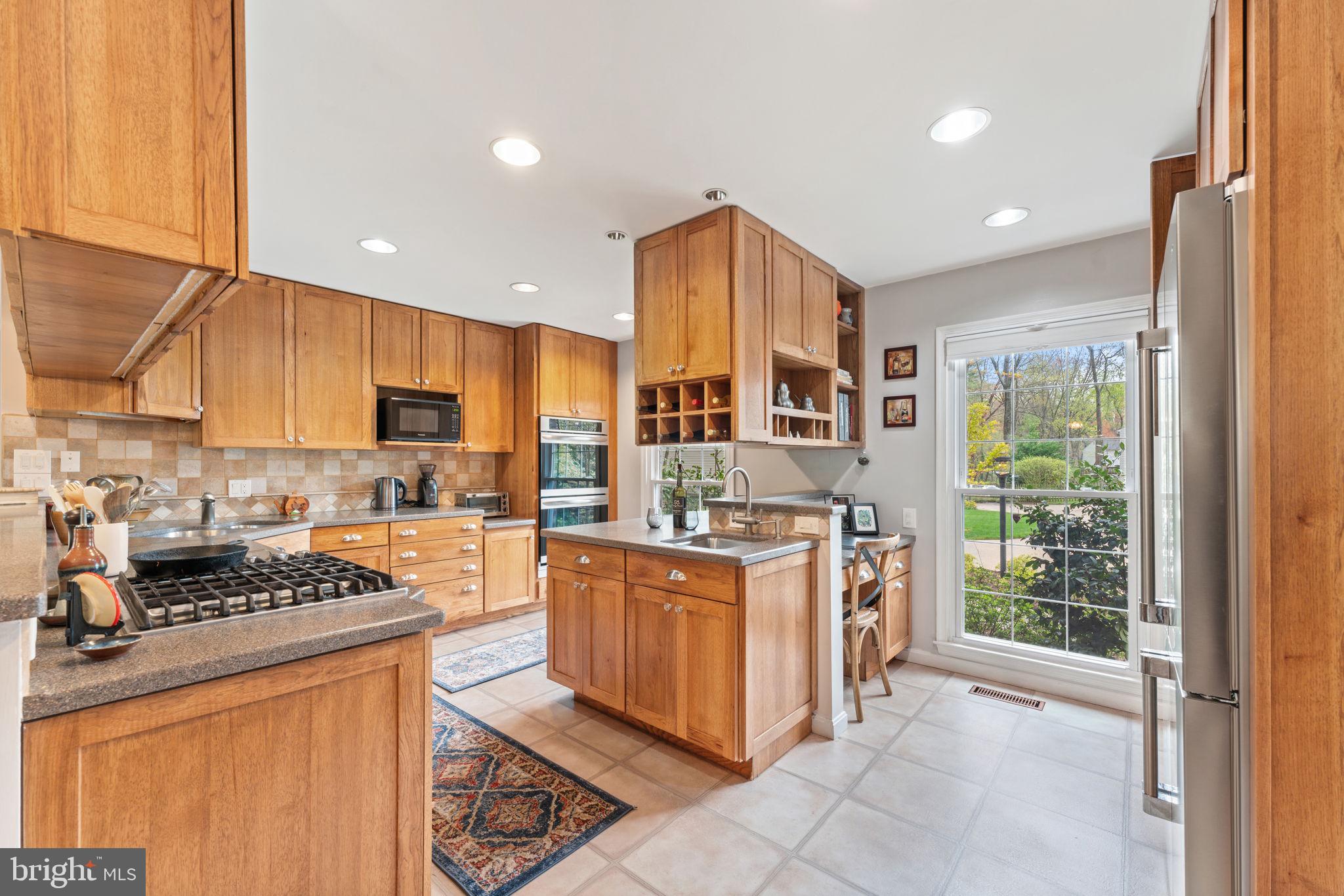 9414 Wallingford Dr