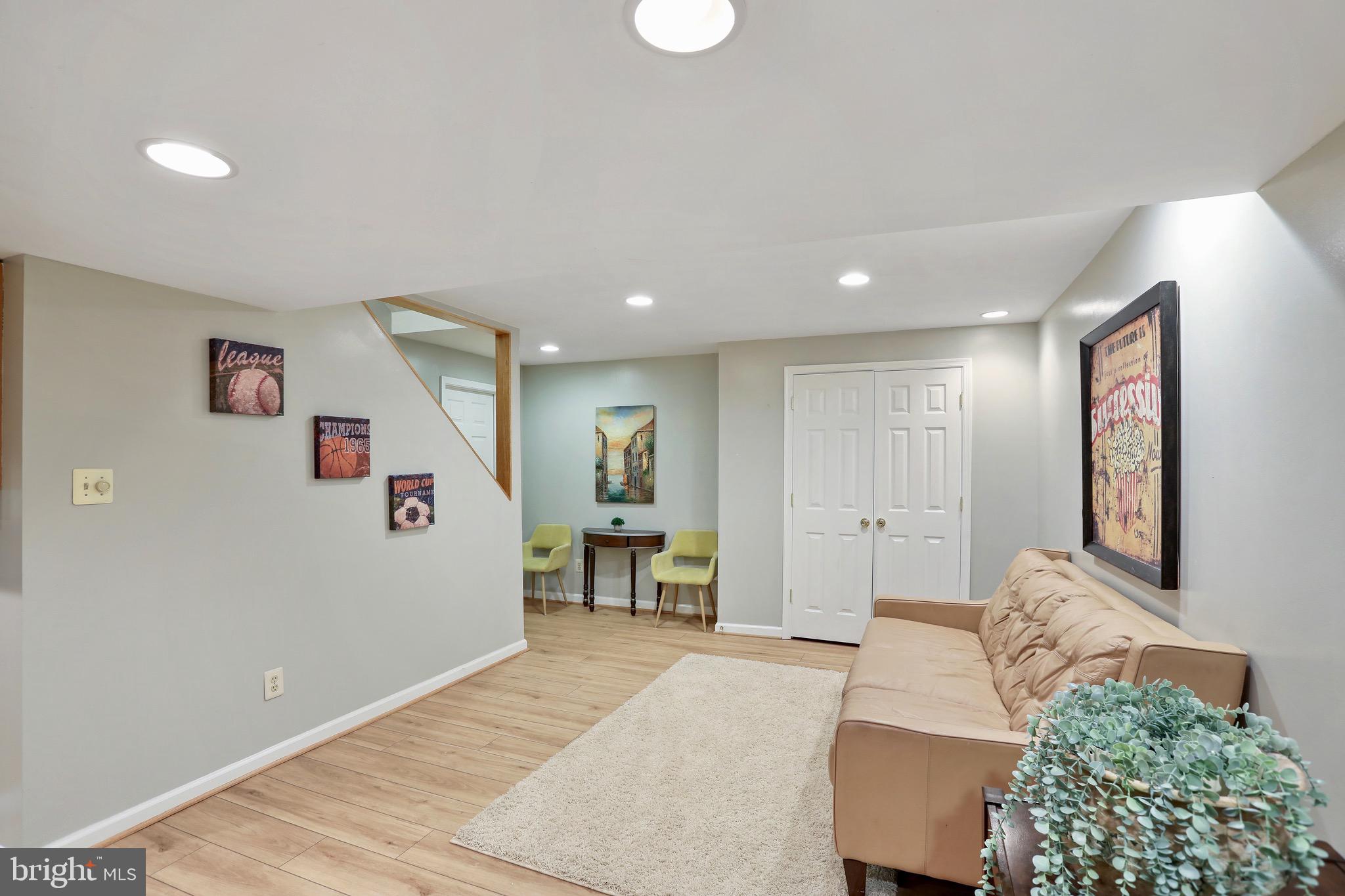 4505 Hazelnut Ct