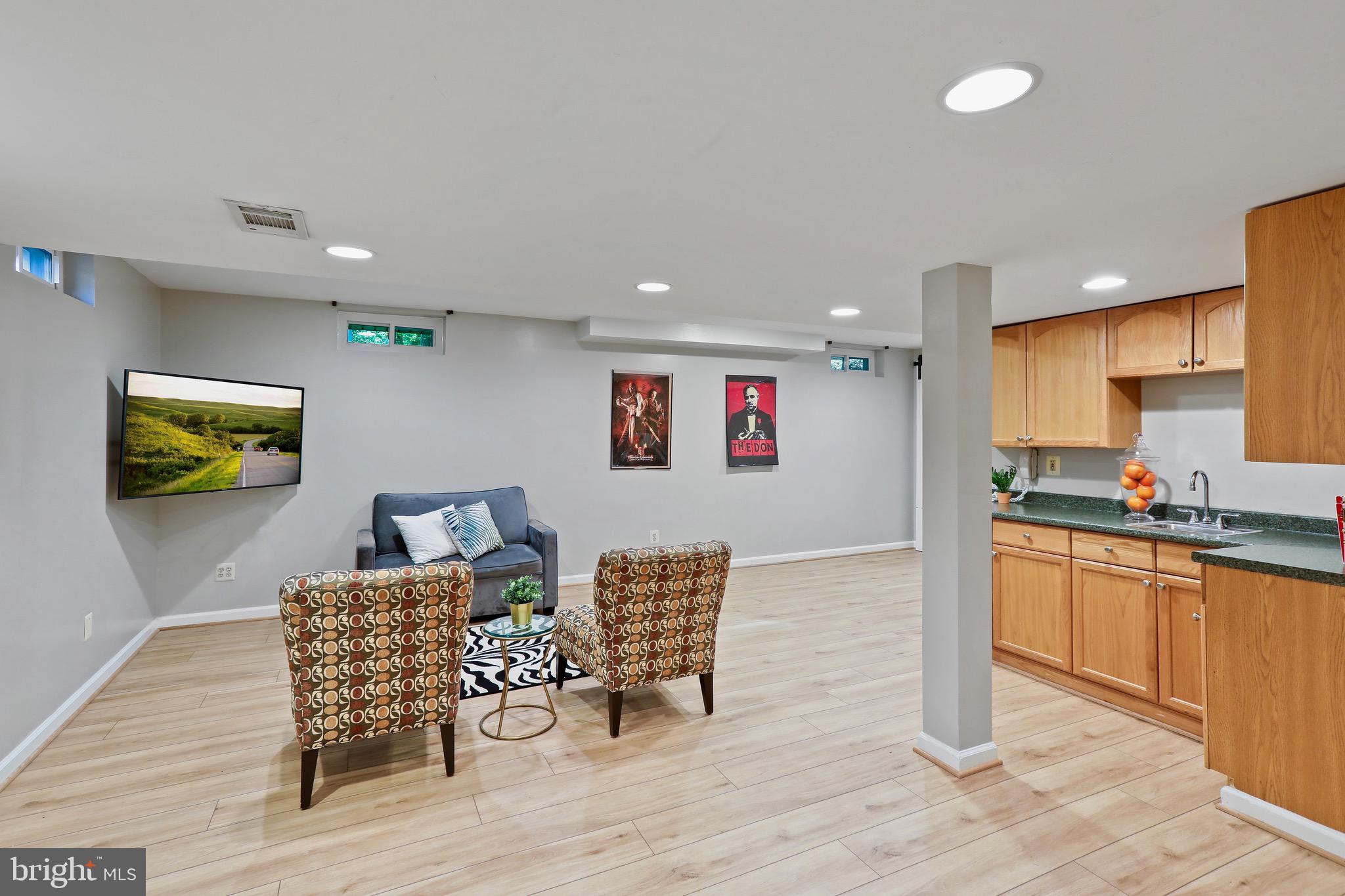 4505 Hazelnut Ct