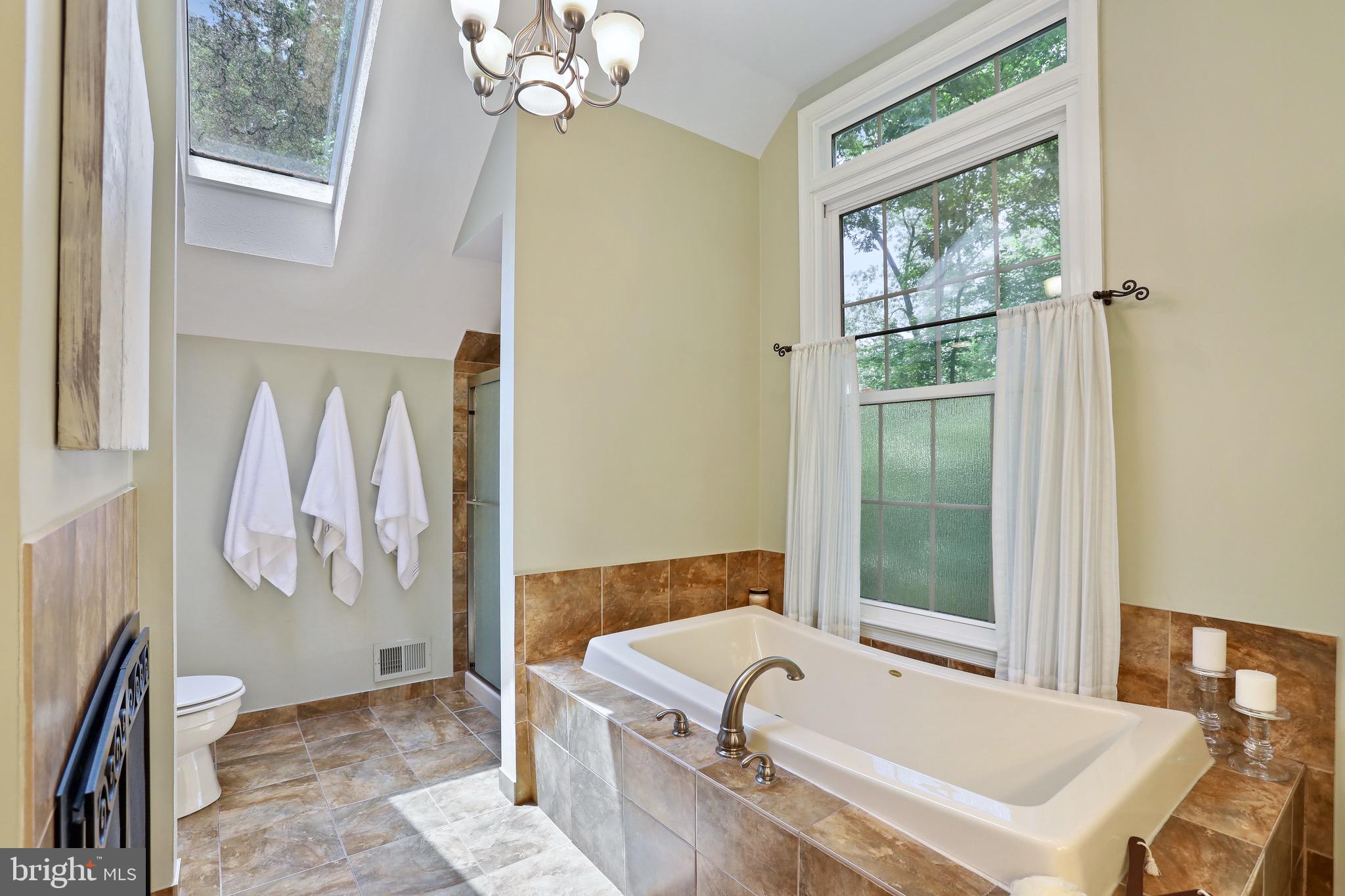 4505 Hazelnut Ct