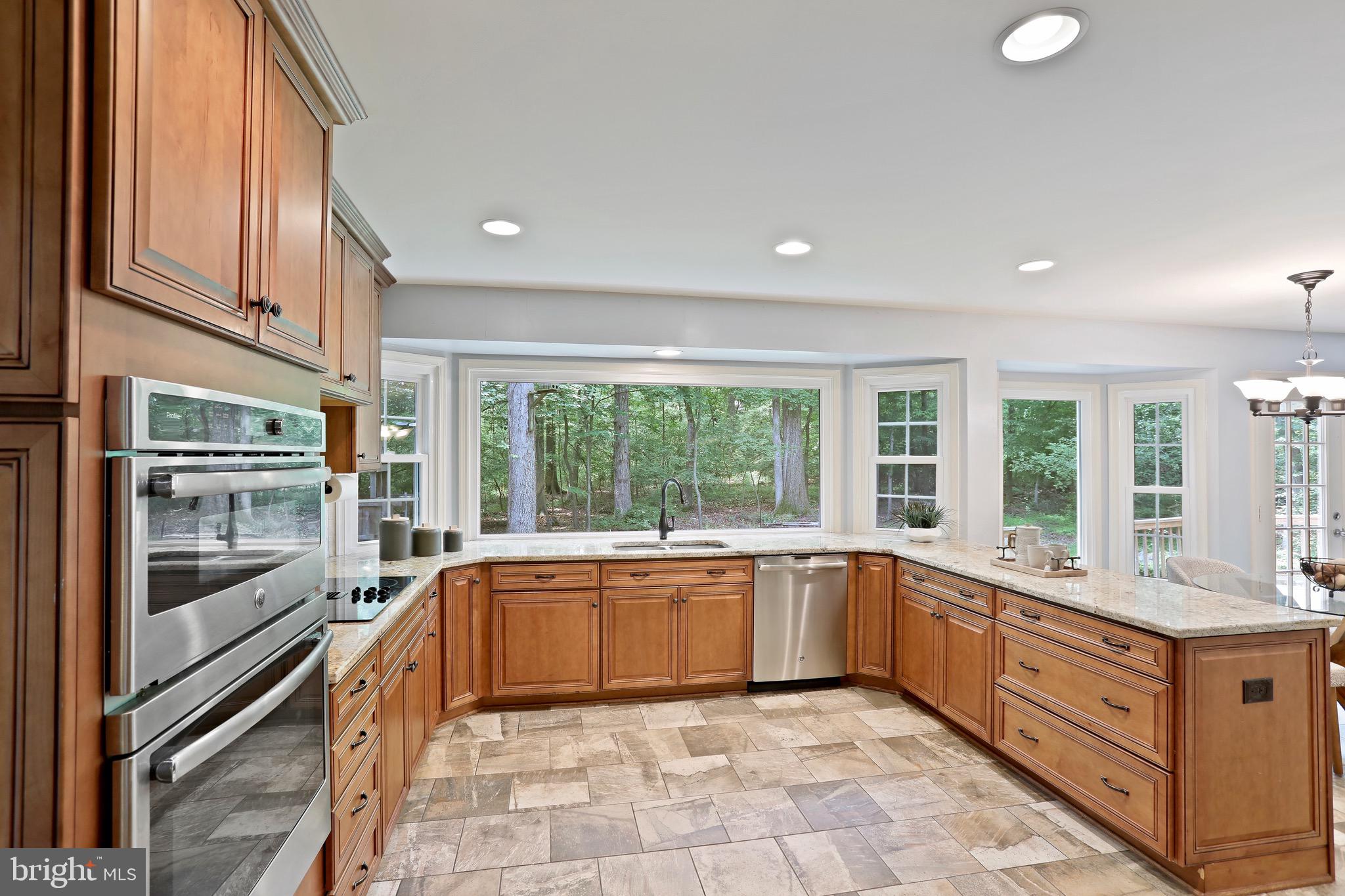 4505 Hazelnut Ct
