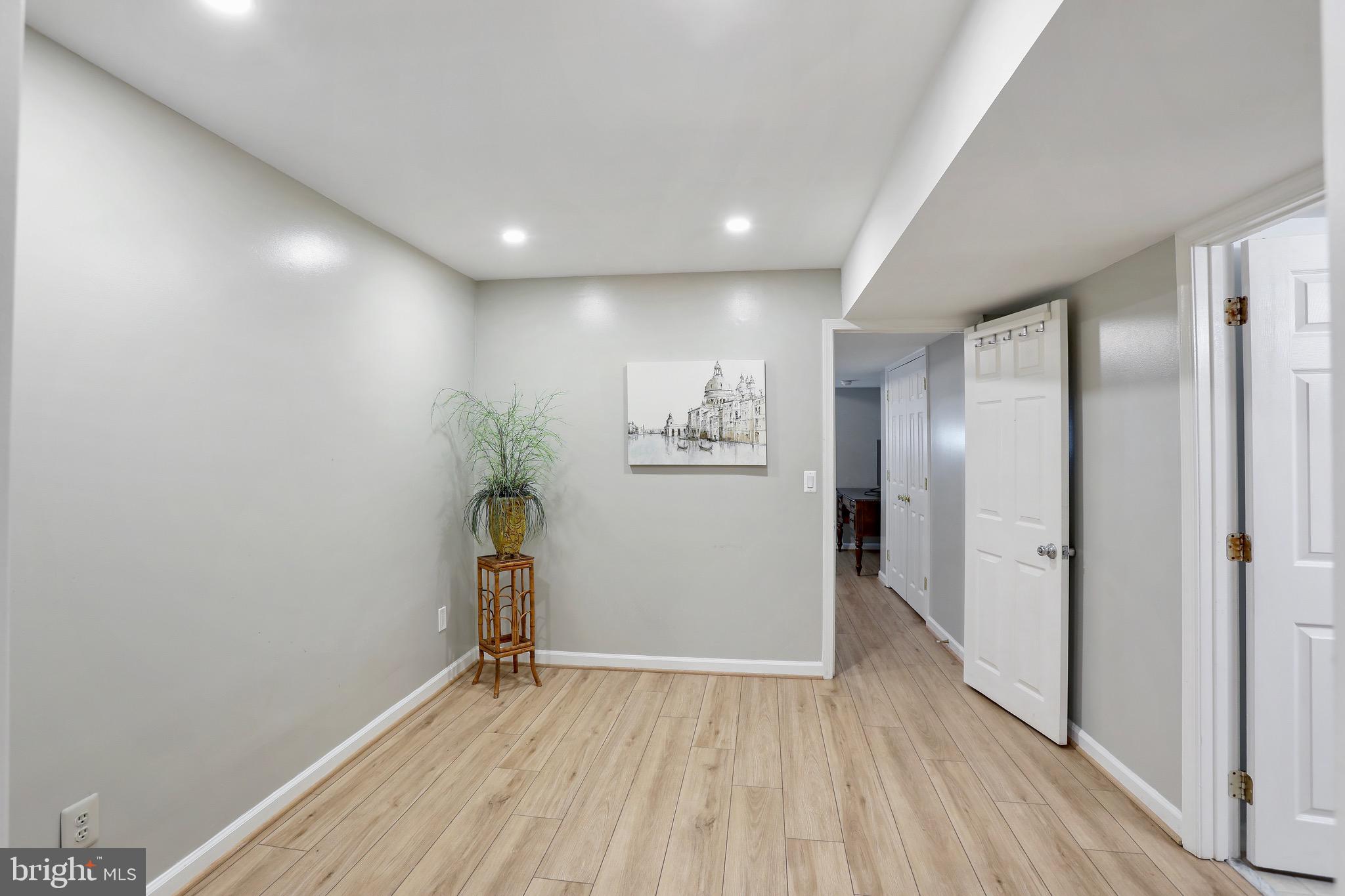 4505 Hazelnut Ct