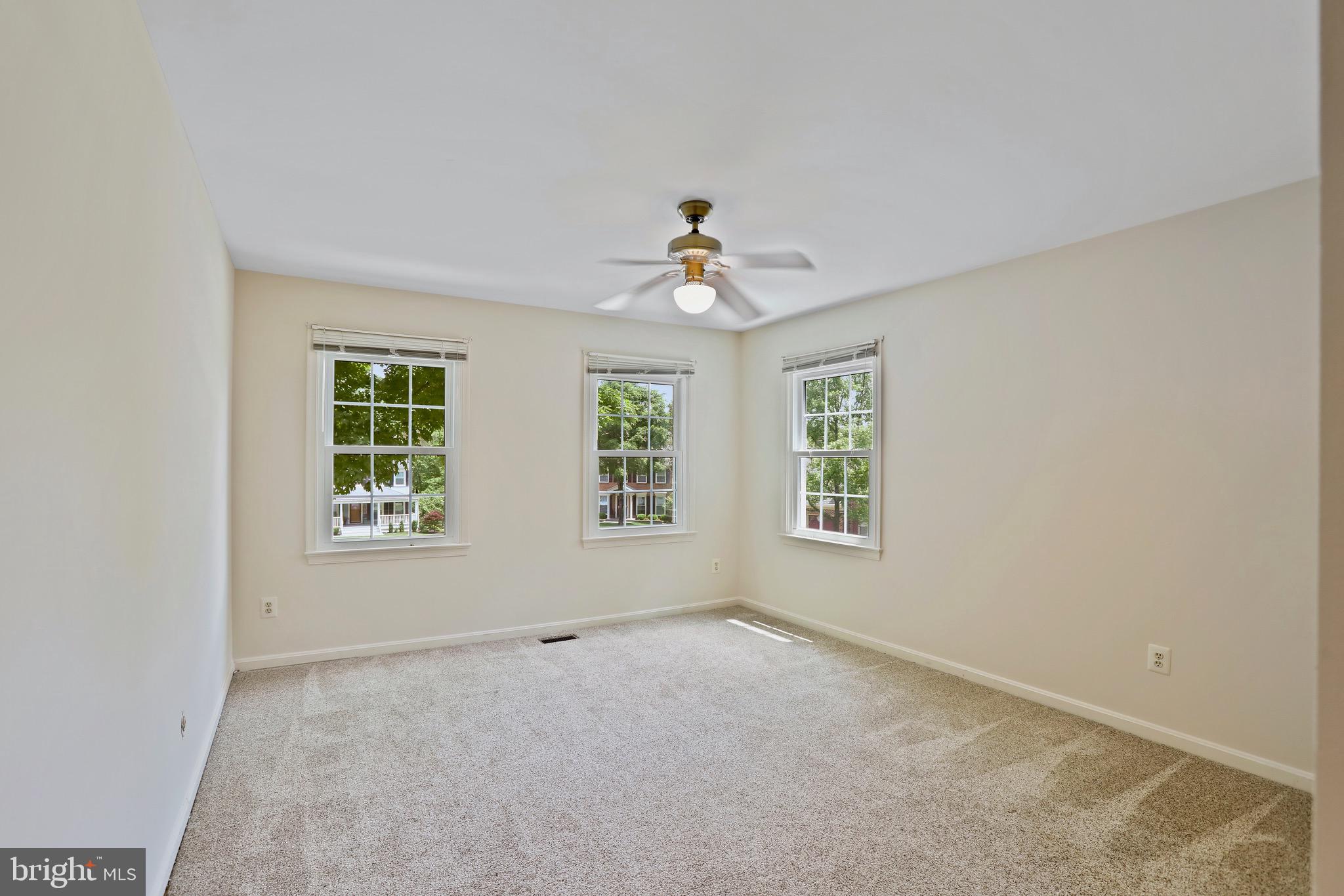 4505 Hazelnut Ct