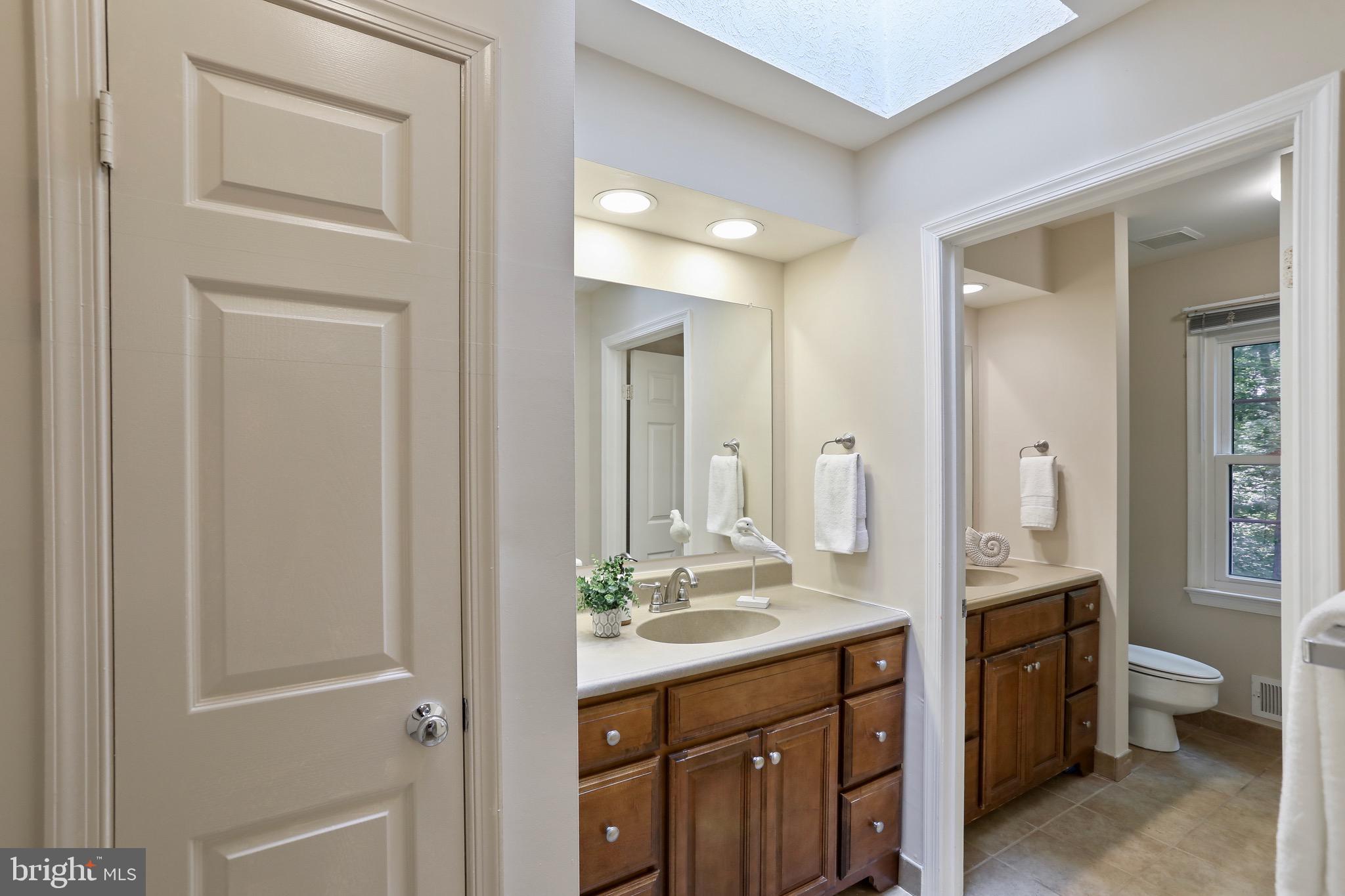 4505 Hazelnut Ct