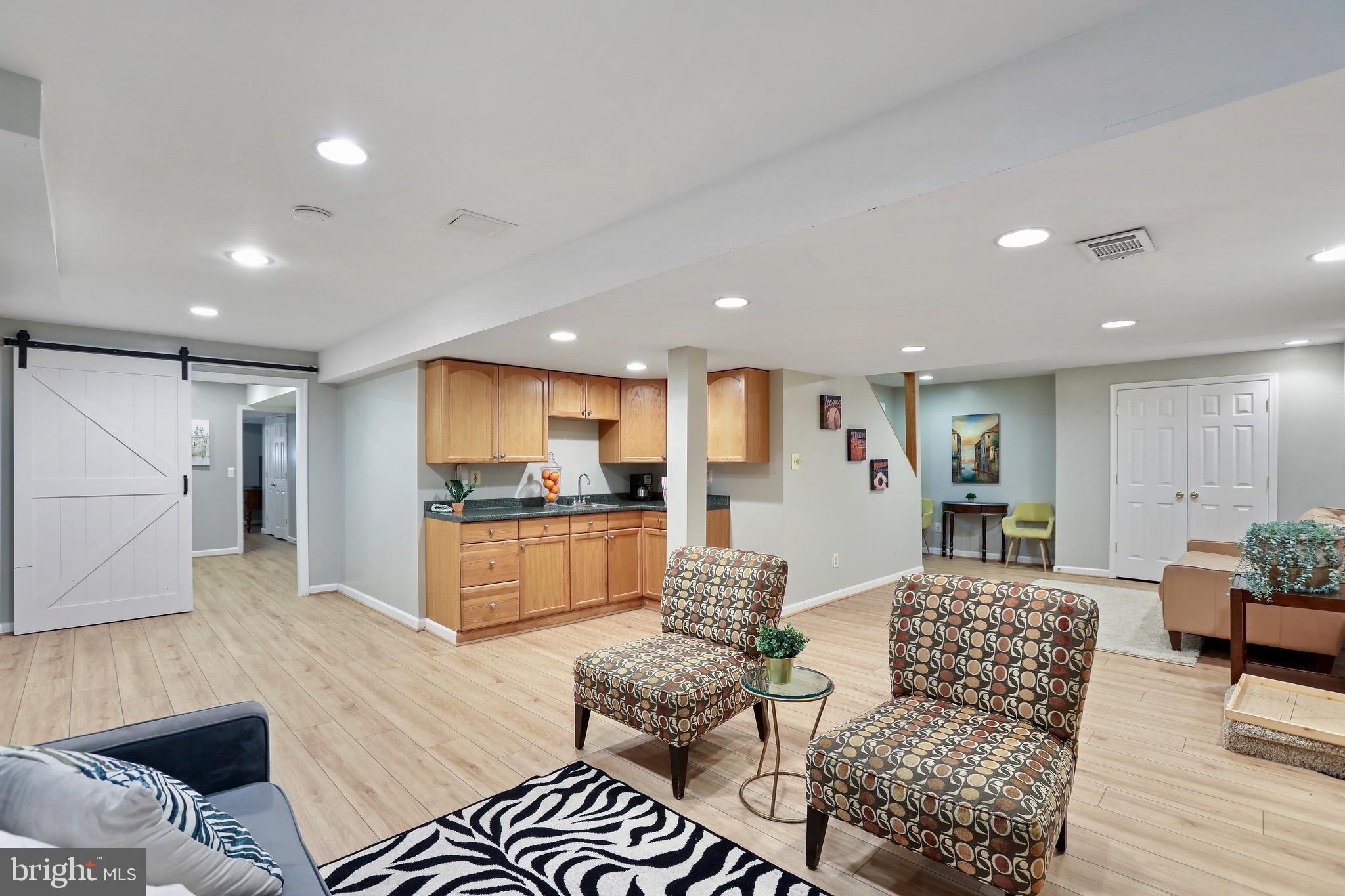 4505 Hazelnut Ct