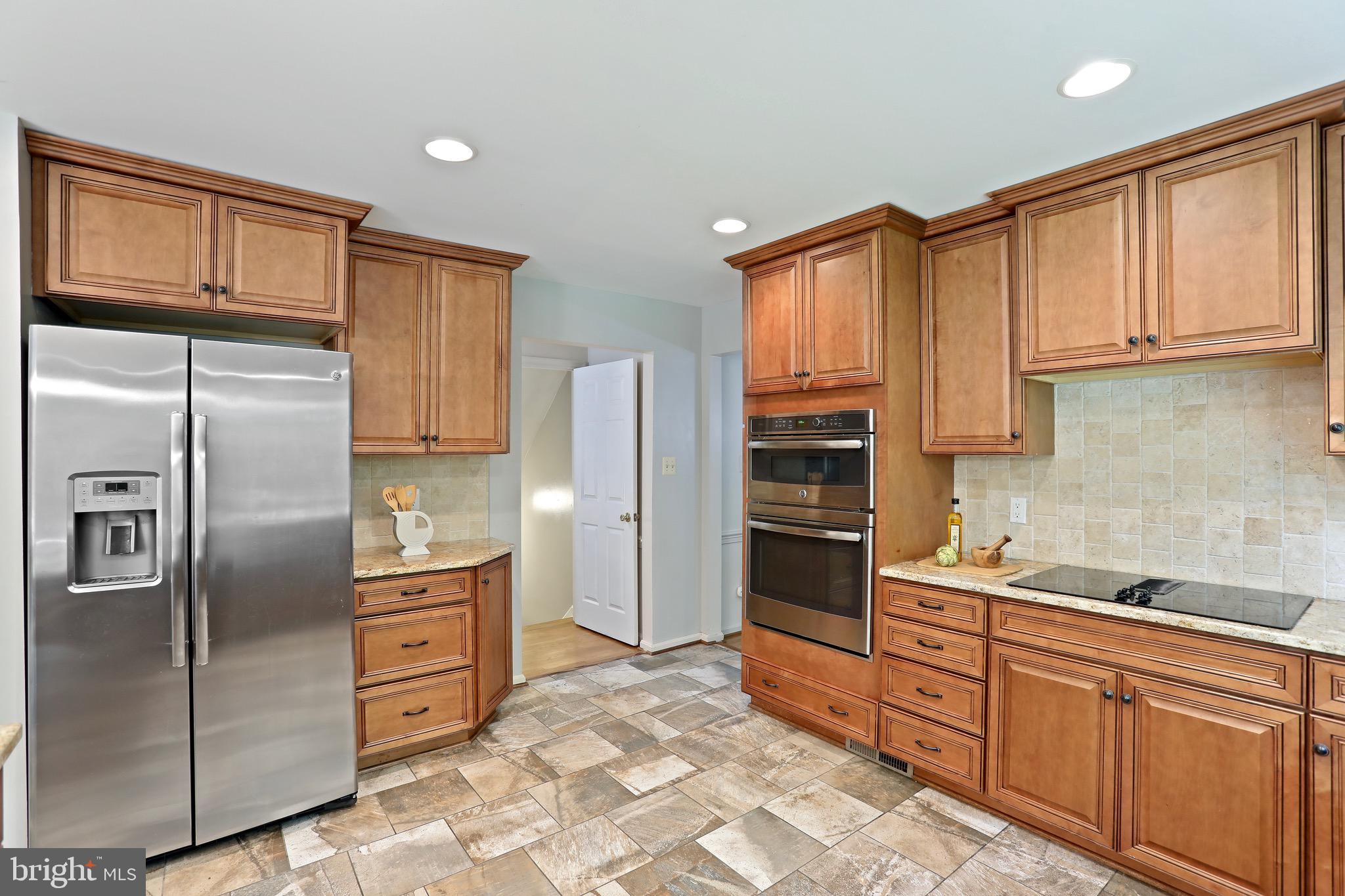 4505 Hazelnut Ct
