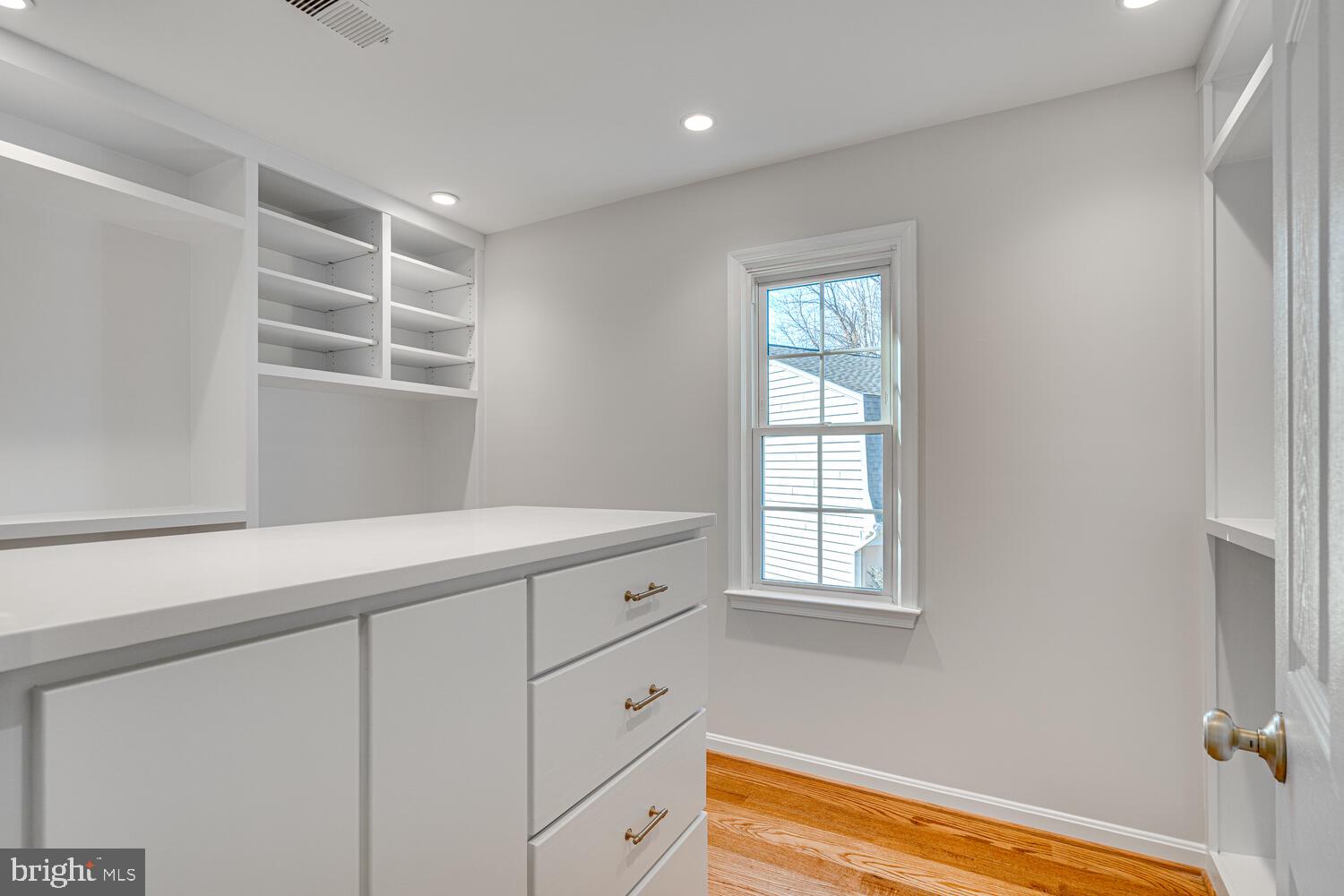 6421 Linway Ter