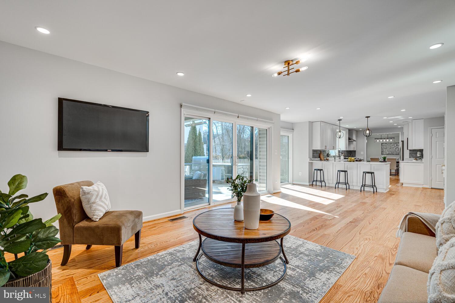 6421 Linway Ter