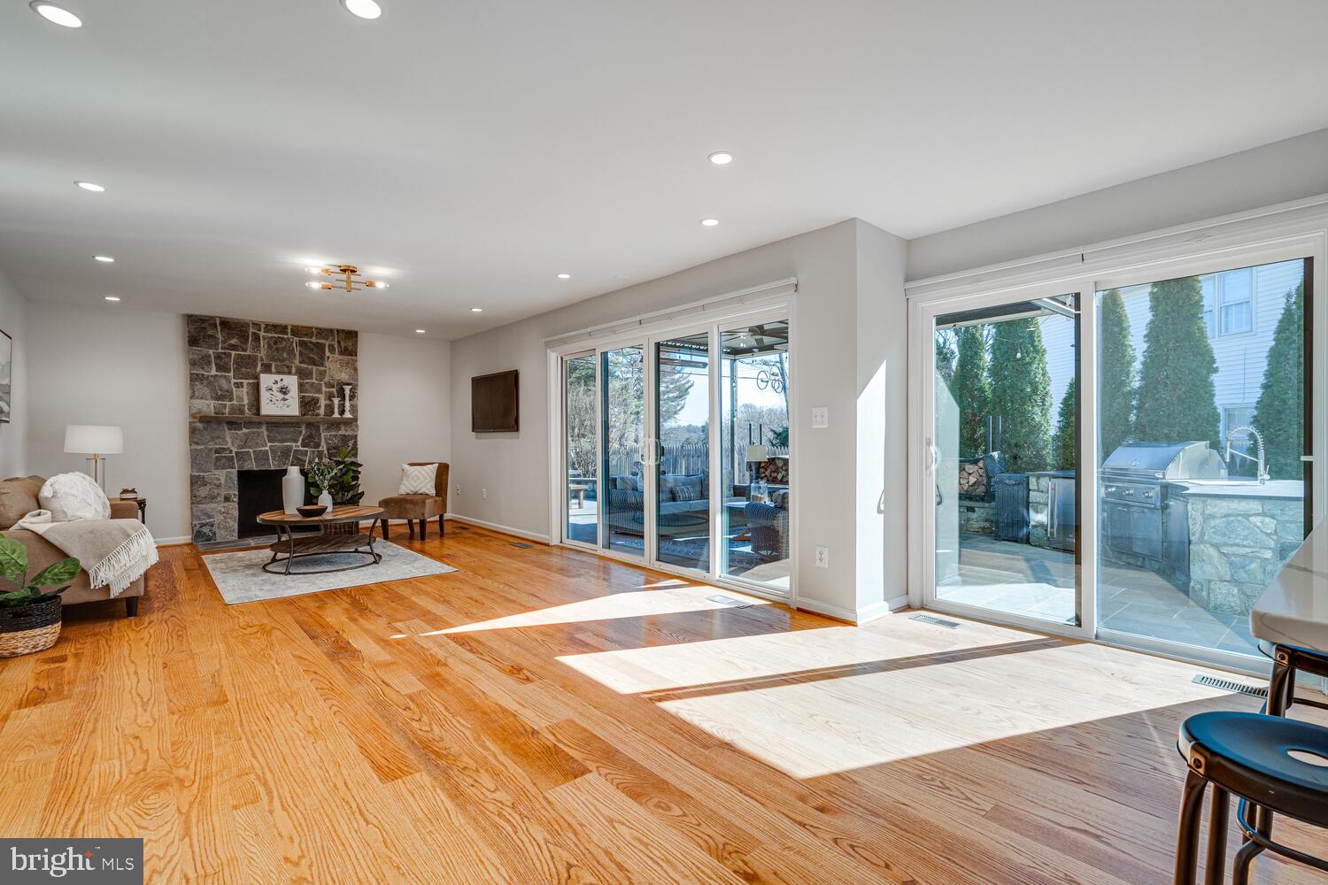 6421 Linway Ter