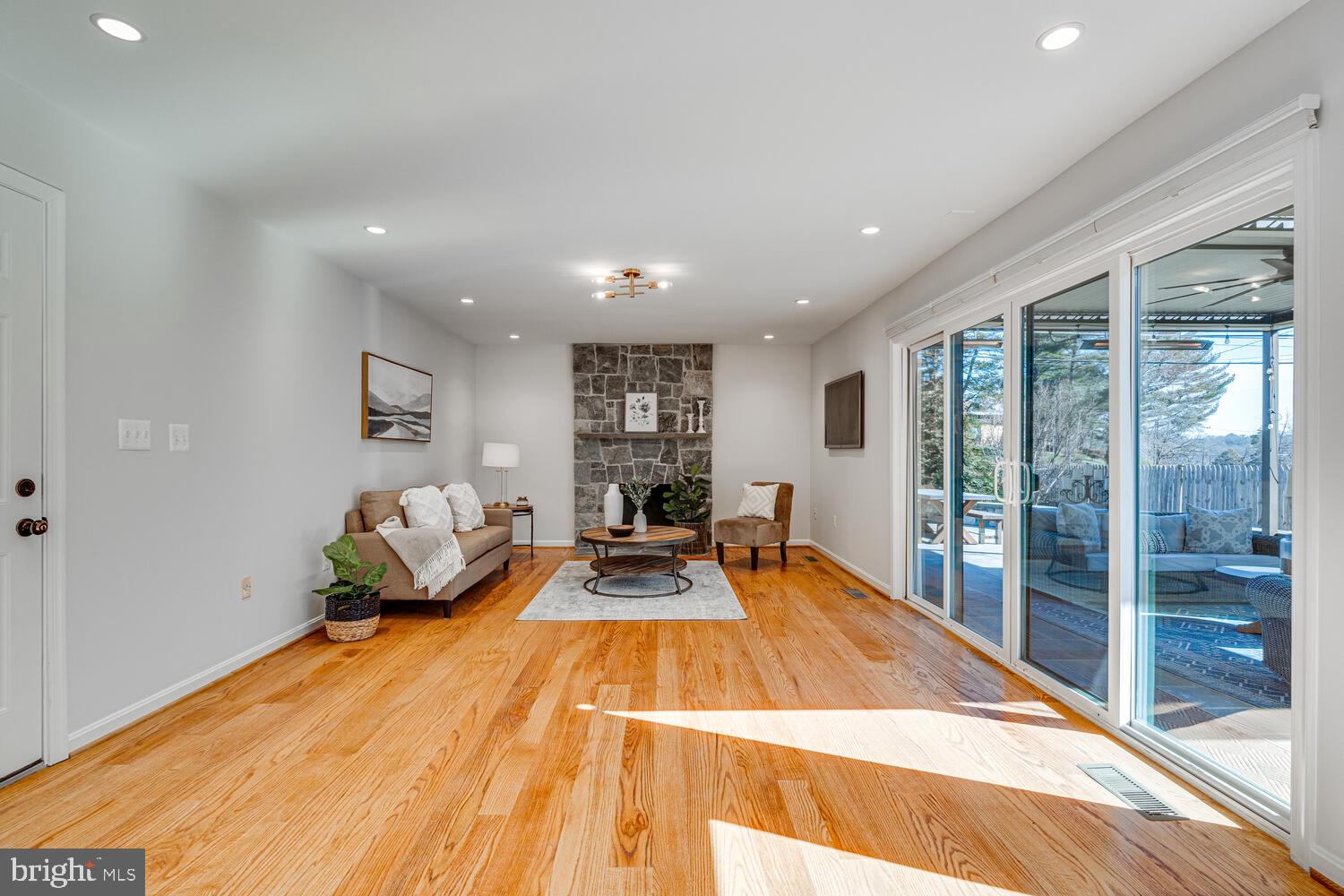 6421 Linway Ter